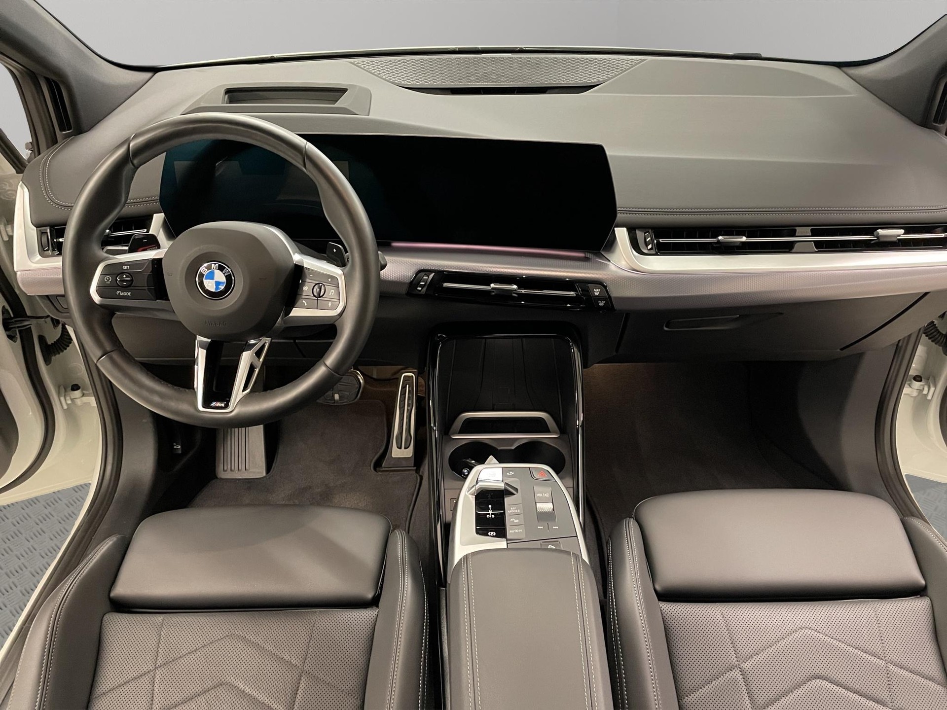 BMW 223i xDrive SDKG Active Tourer-image-10