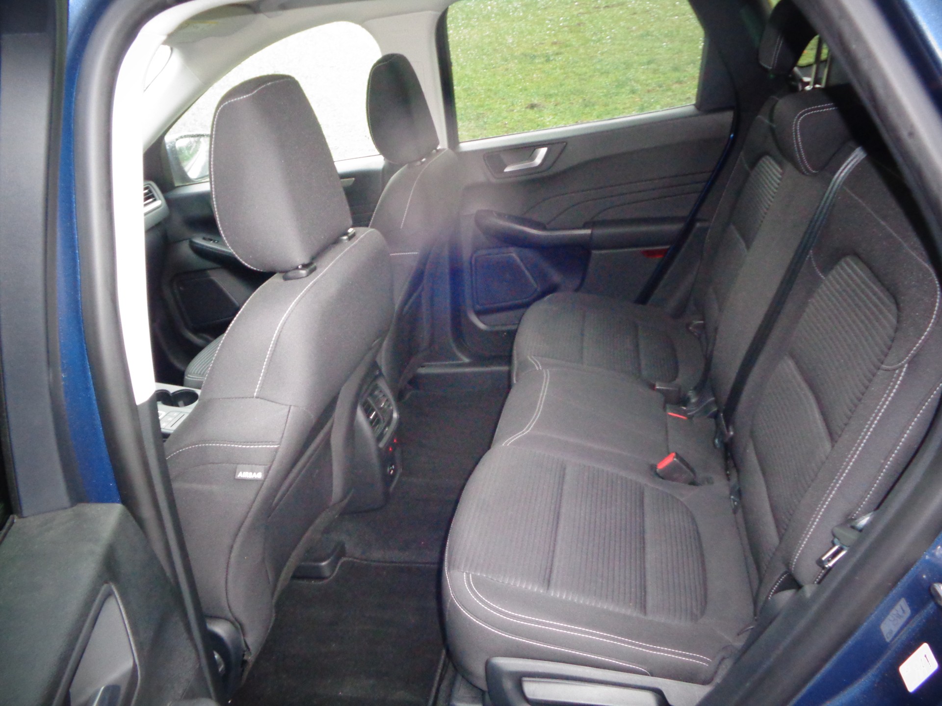 FORD Kuga 2.5 FHEV Titanium 4WD-image-10