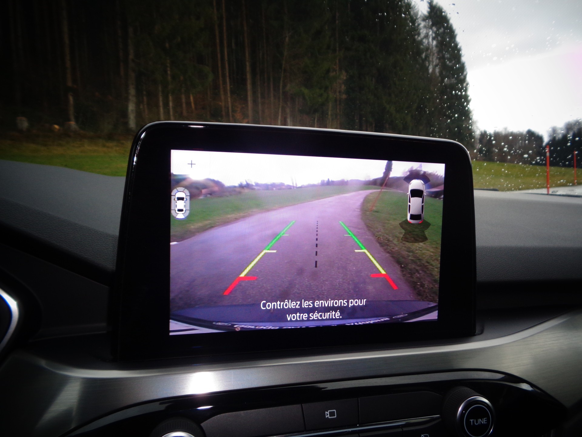 FORD Kuga 2.5 FHEV Titanium 4WD-image-9