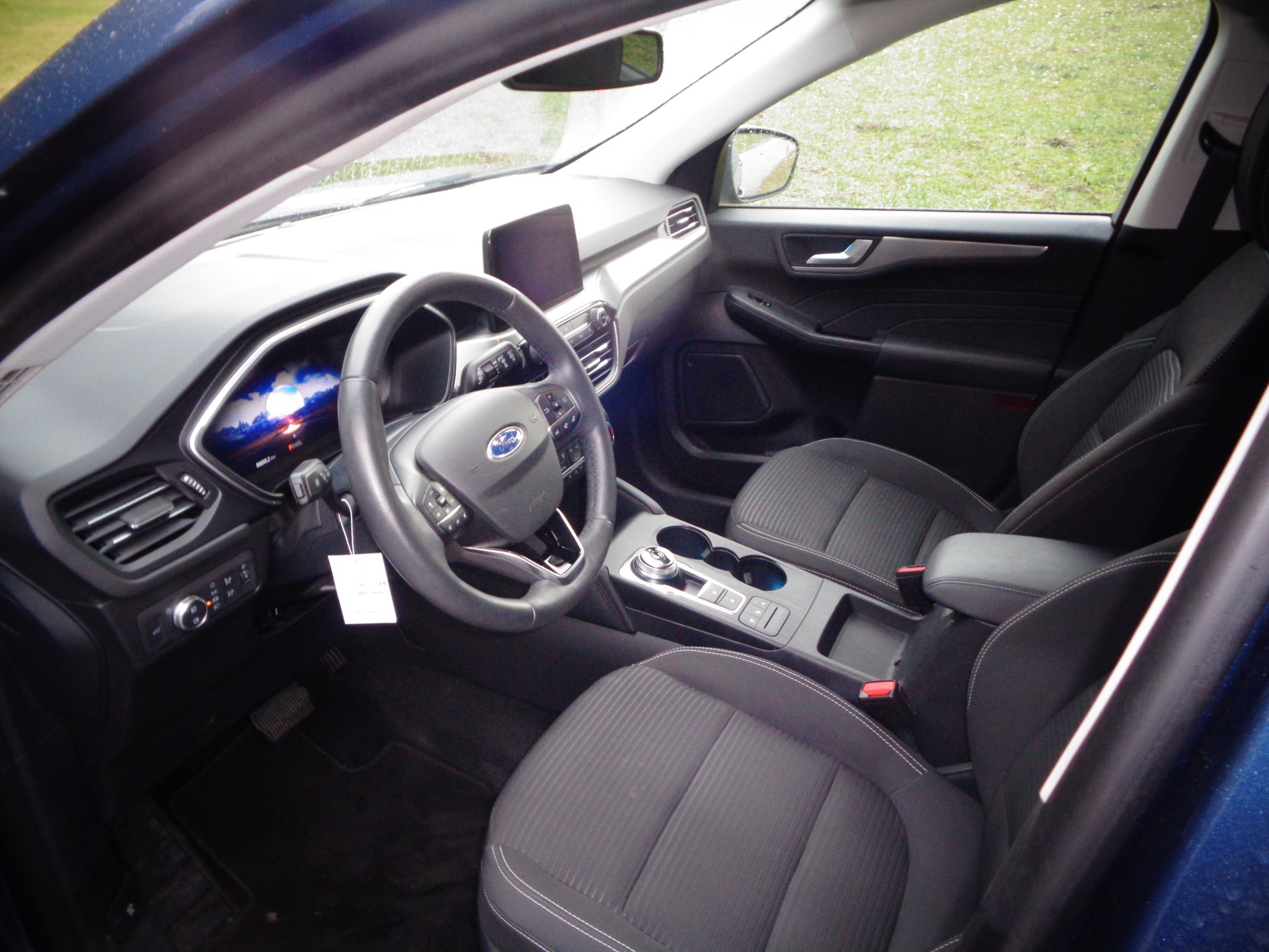 FORD Kuga 2.5 FHEV Titanium 4WD-image-8