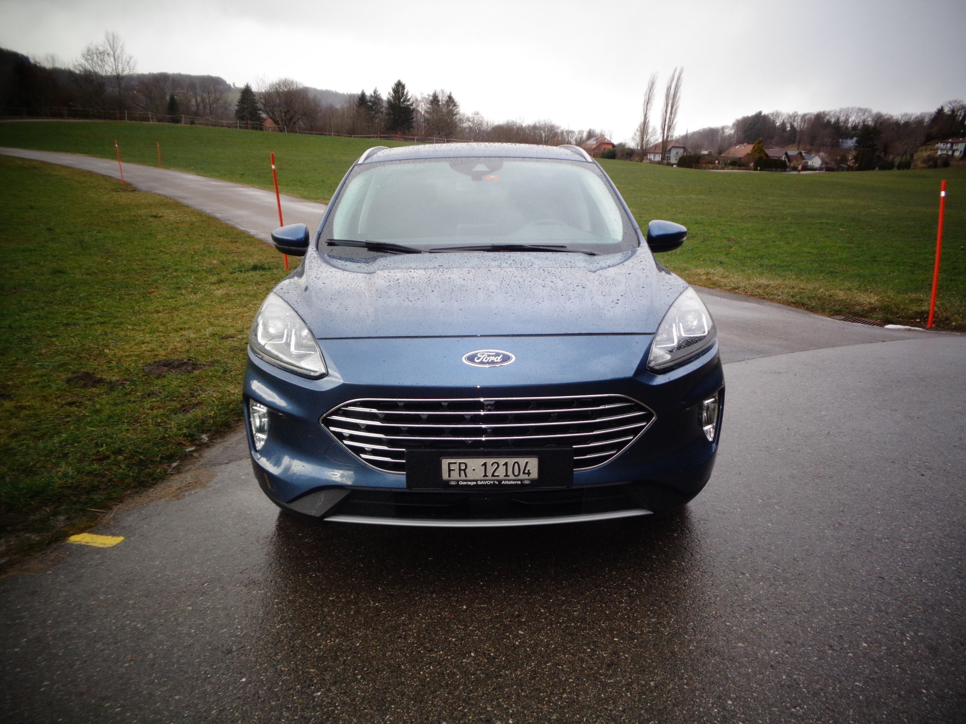FORD Kuga 2.5 FHEV Titanium 4WD-image-2