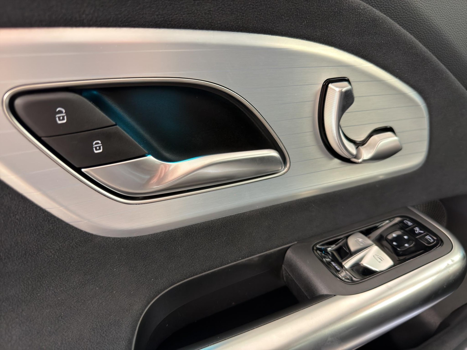 MERCEDES-BENZ CLA 220 AMG Line 4matic-image-11