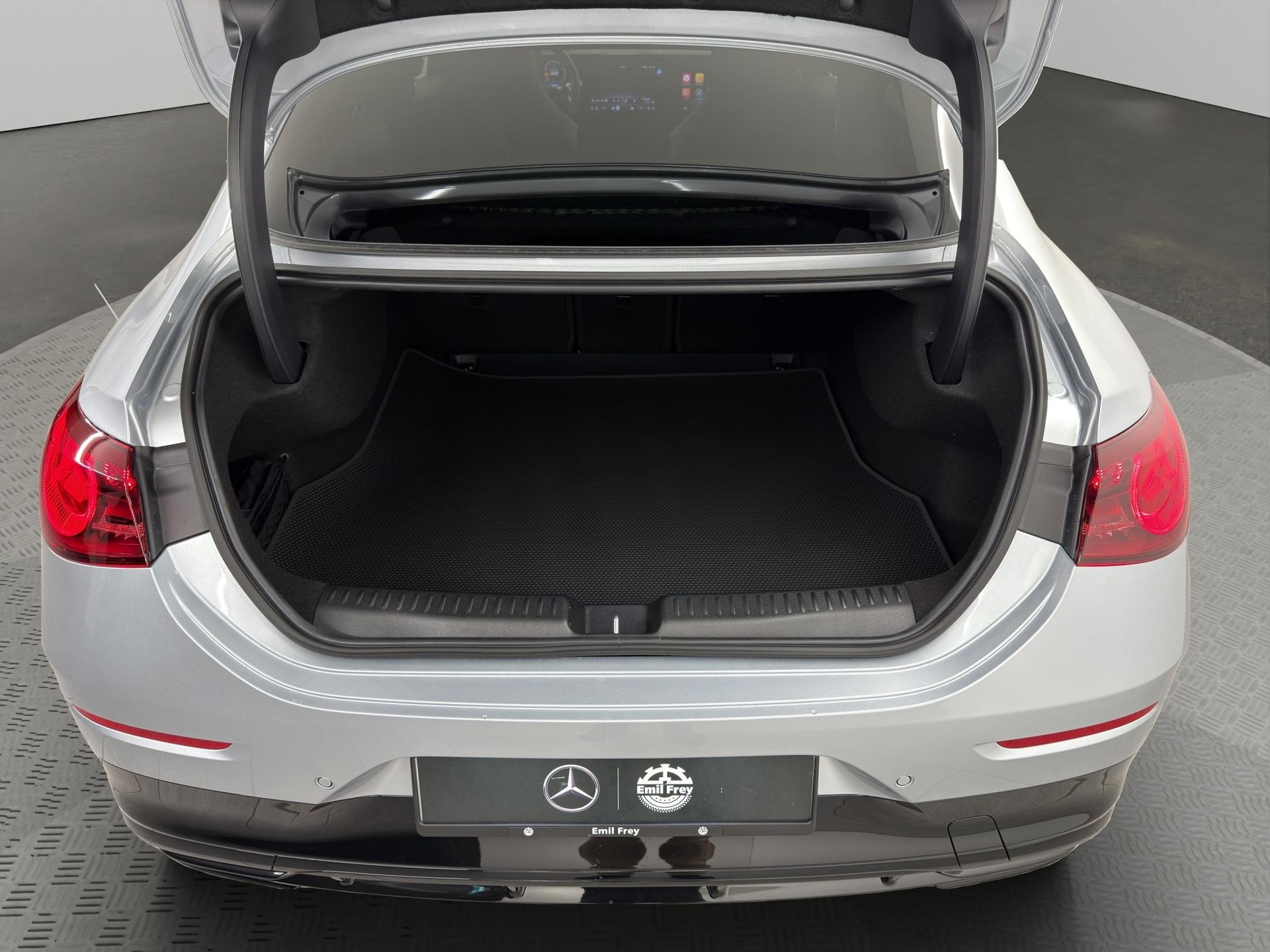 MERCEDES-BENZ CLA 220 AMG Line 4matic-image-4