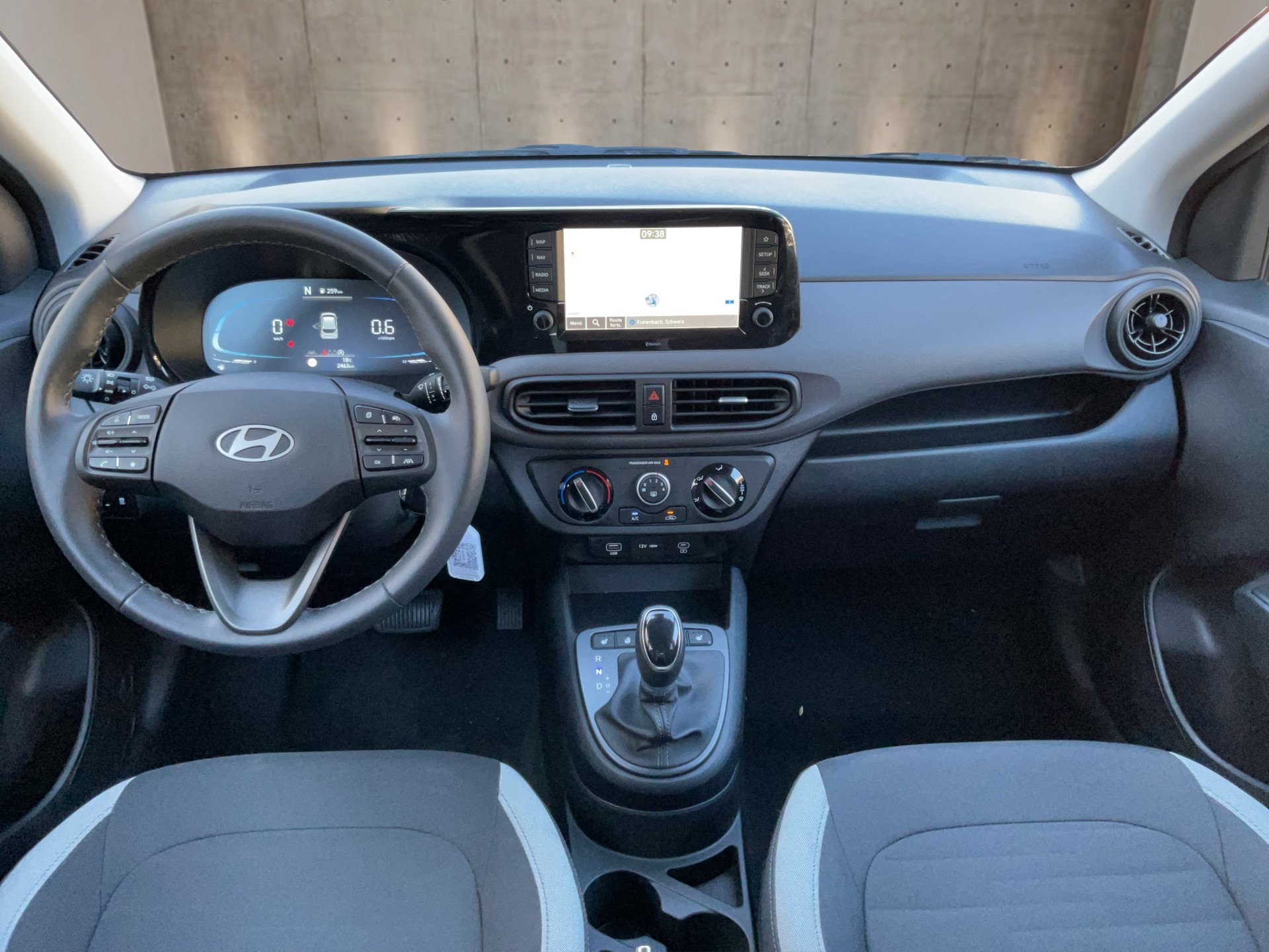 HYUNDAI i10 1.2 Amplia-image-9