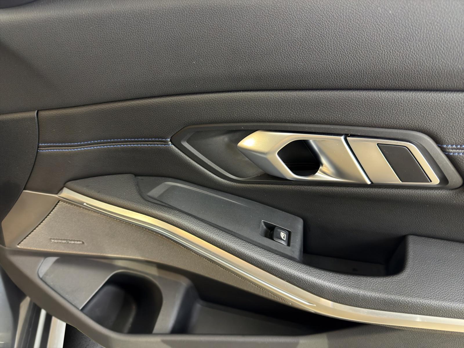 BMW M340d xDrive Touring-image-15