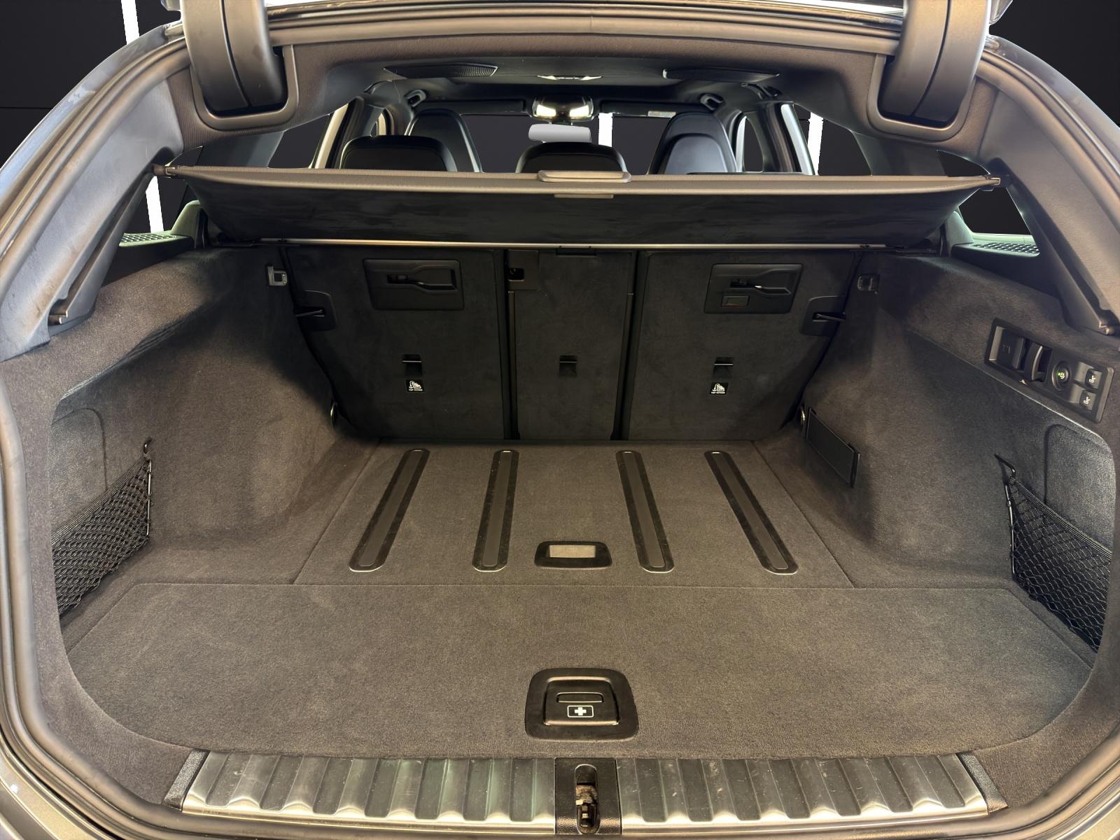 BMW M340d xDrive Touring-image-12