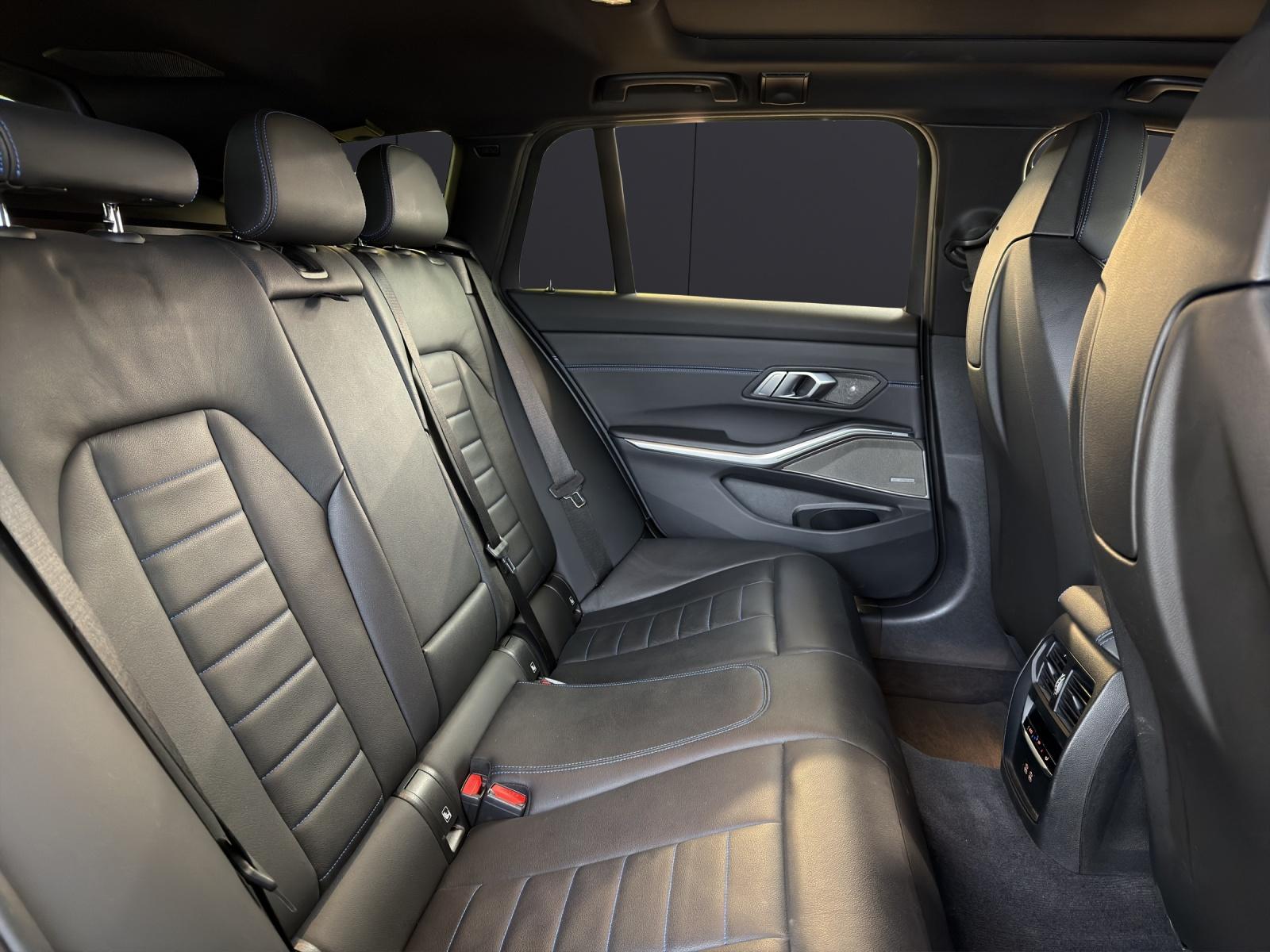 BMW M340d xDrive Touring-image-13