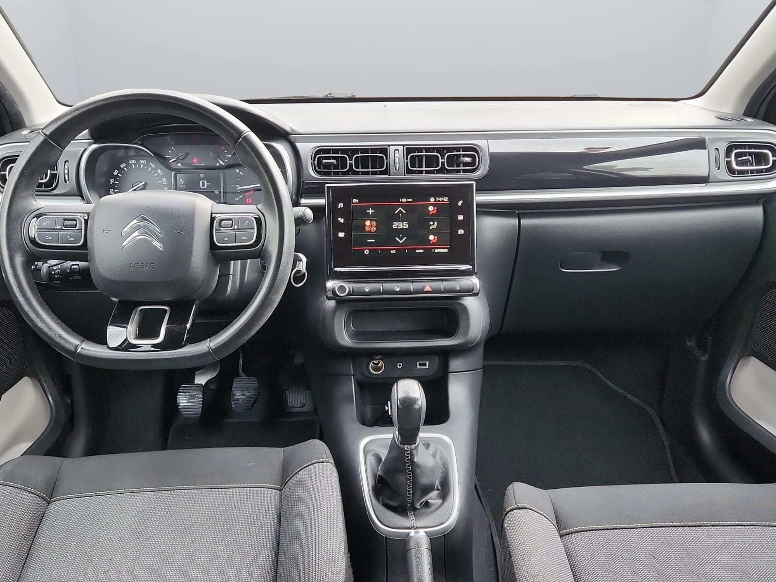 CITROEN C3 1.2i PureTech Feel-image-10