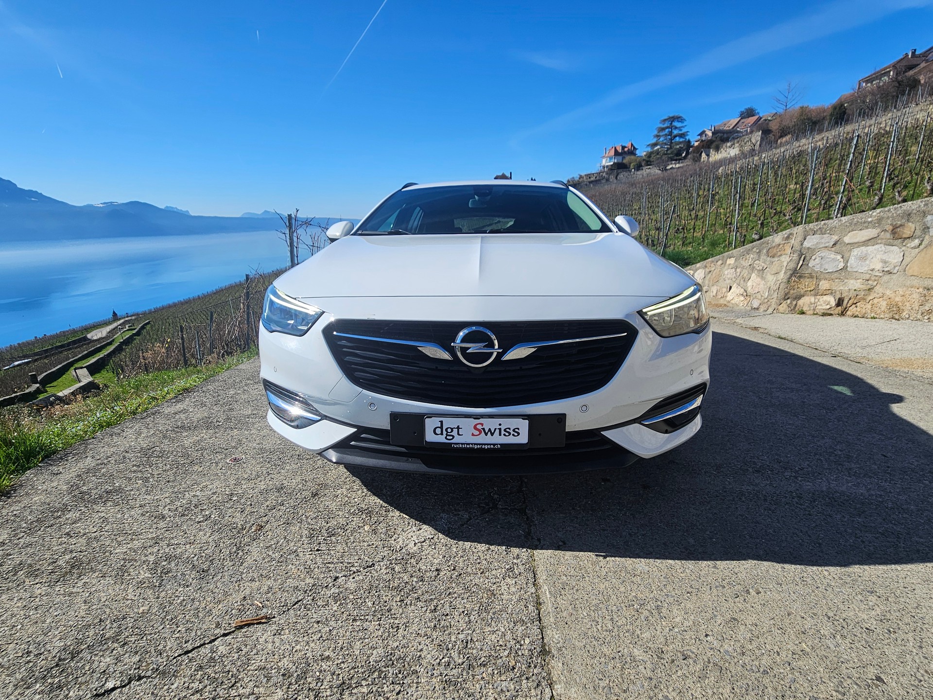 OPEL Insignia 1.6 CDTI Sports Tourer Excellence Automatic-image-1