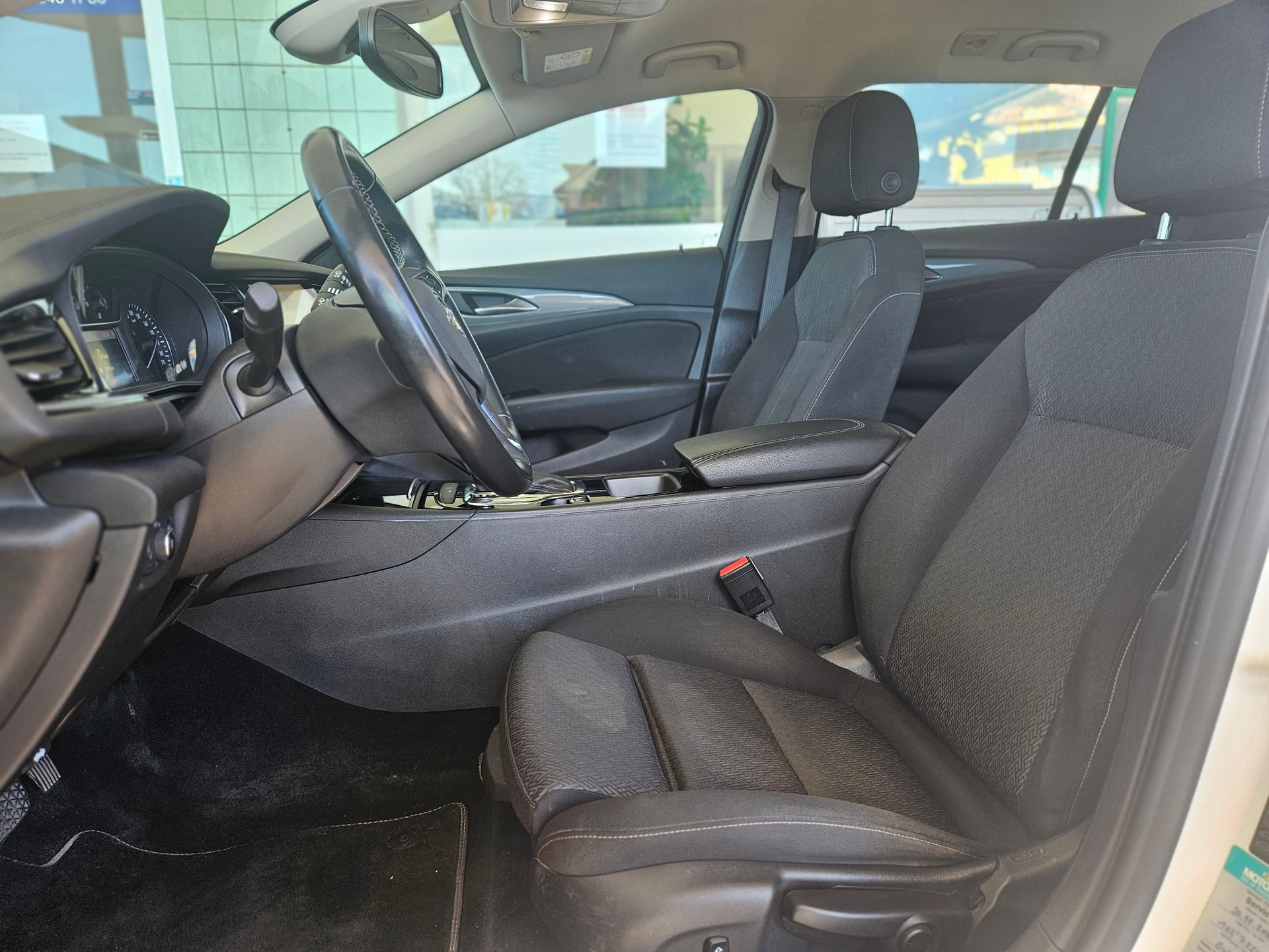 OPEL Insignia 1.6 CDTI Sports Tourer Excellence Automatic-image-12