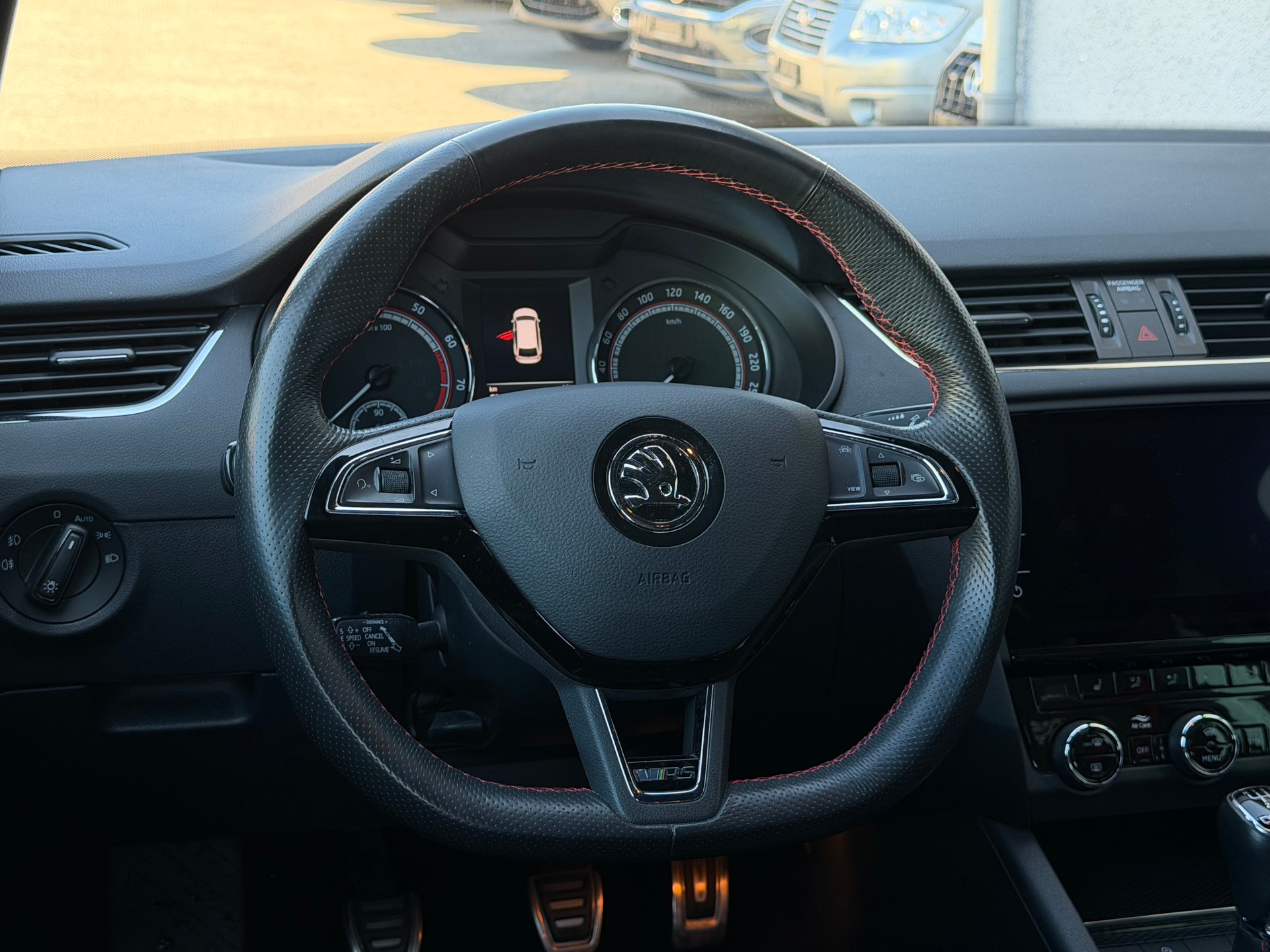 SKODA Octavia Combi 2.0 TSI RS-image-6