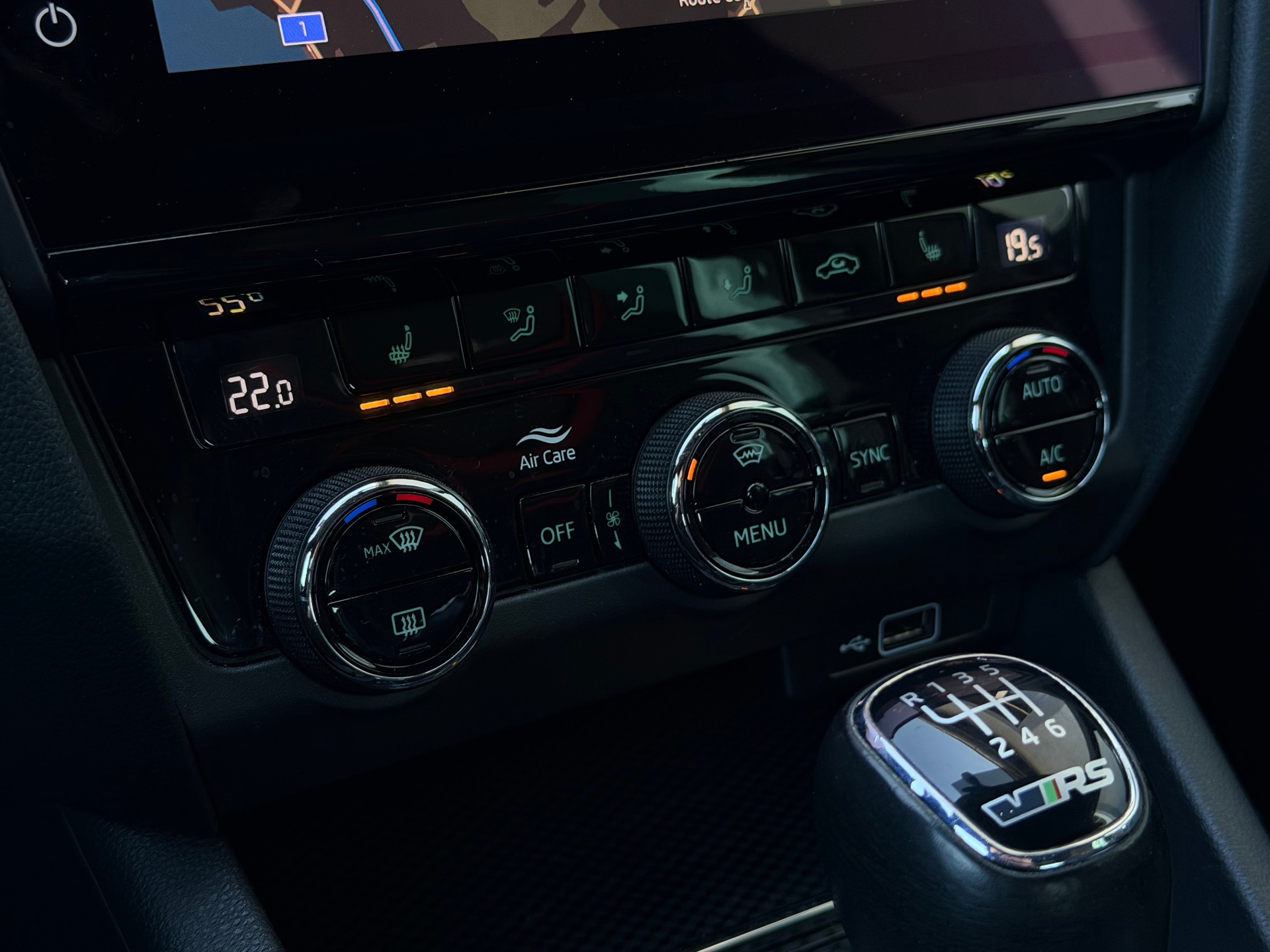 SKODA Octavia Combi 2.0 TSI RS-image-11