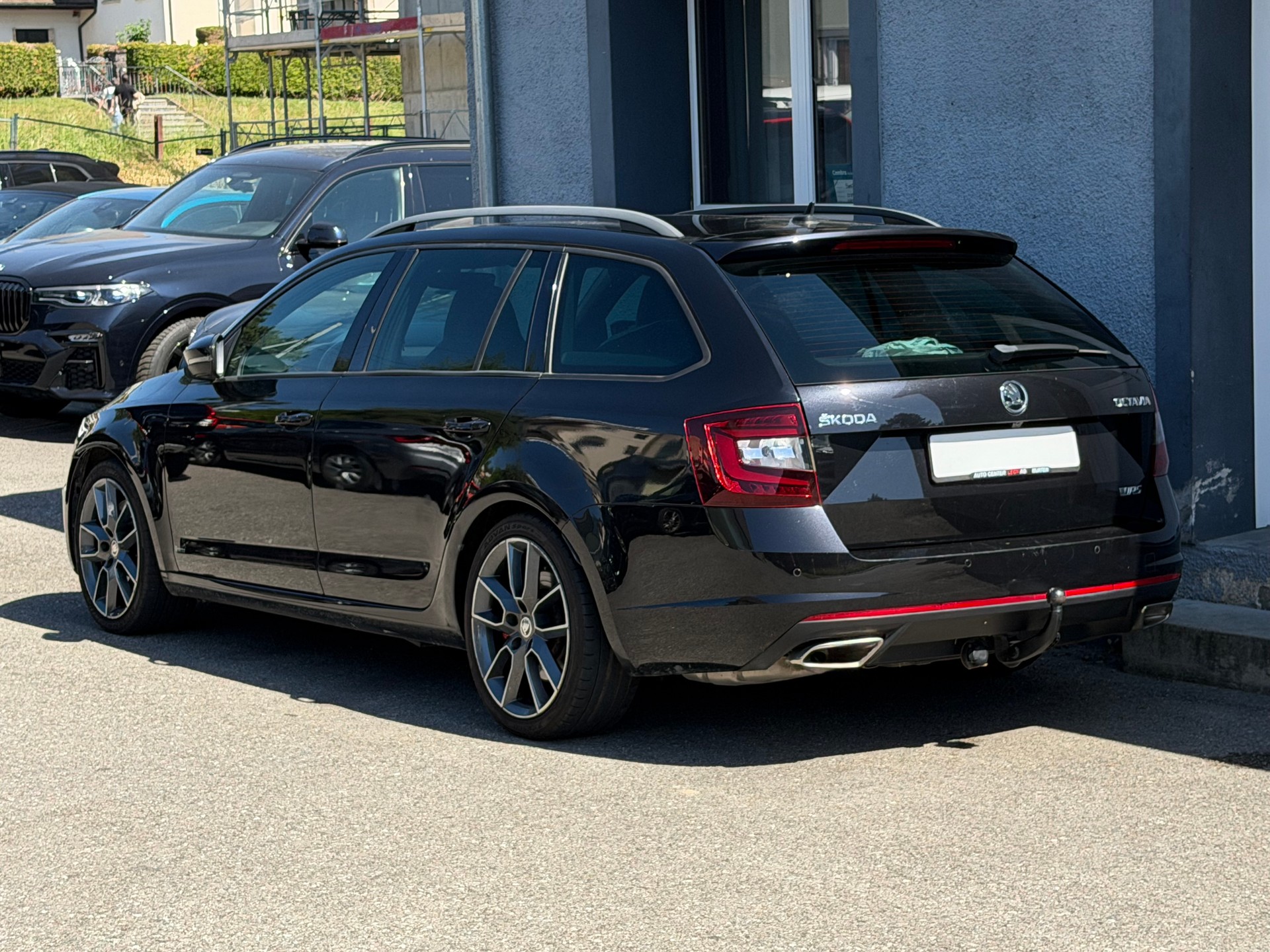 SKODA Octavia Combi 2.0 TSI RS-image-3