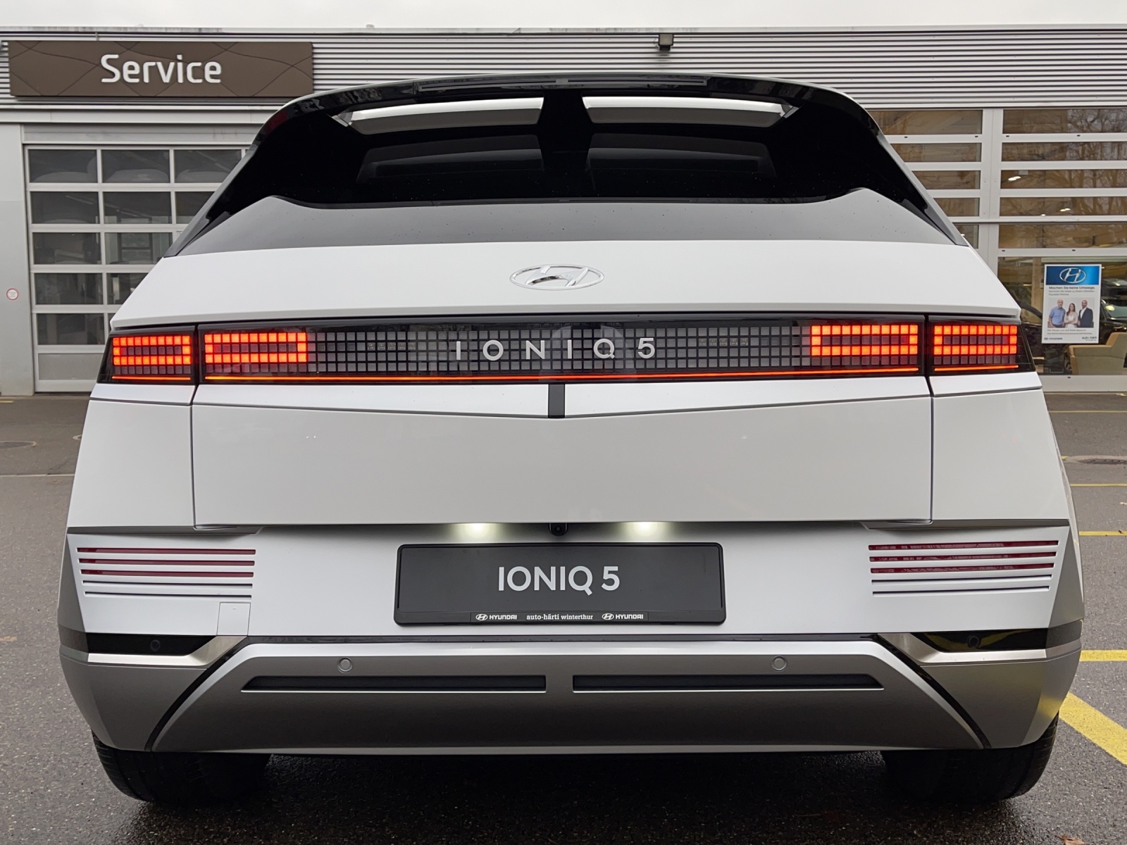 HYUNDAI Ioniq 5 72kWh Amplia 2WD-image-2