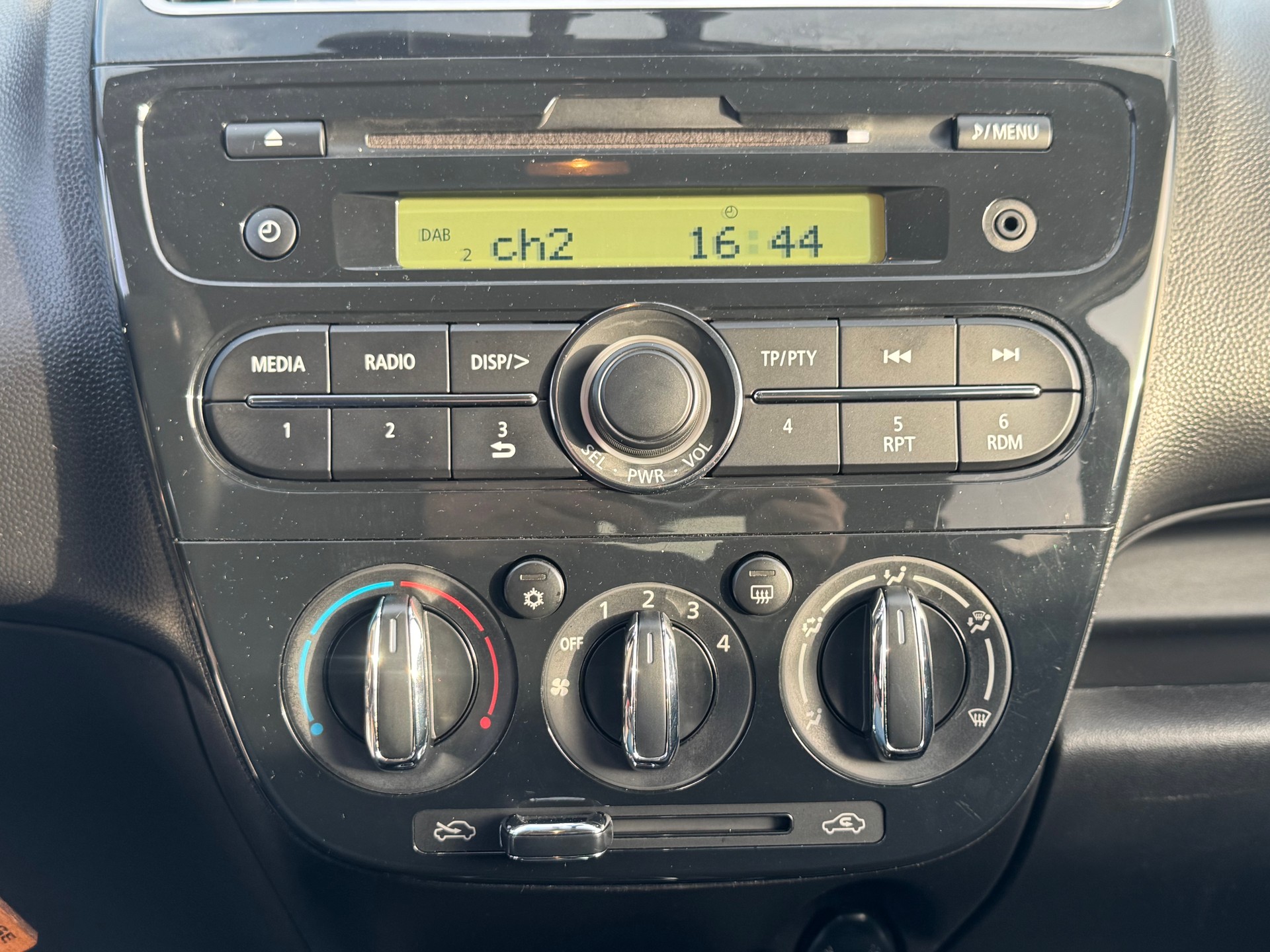 MITSUBISHI Space Star 1.2 Style CVT-image-10