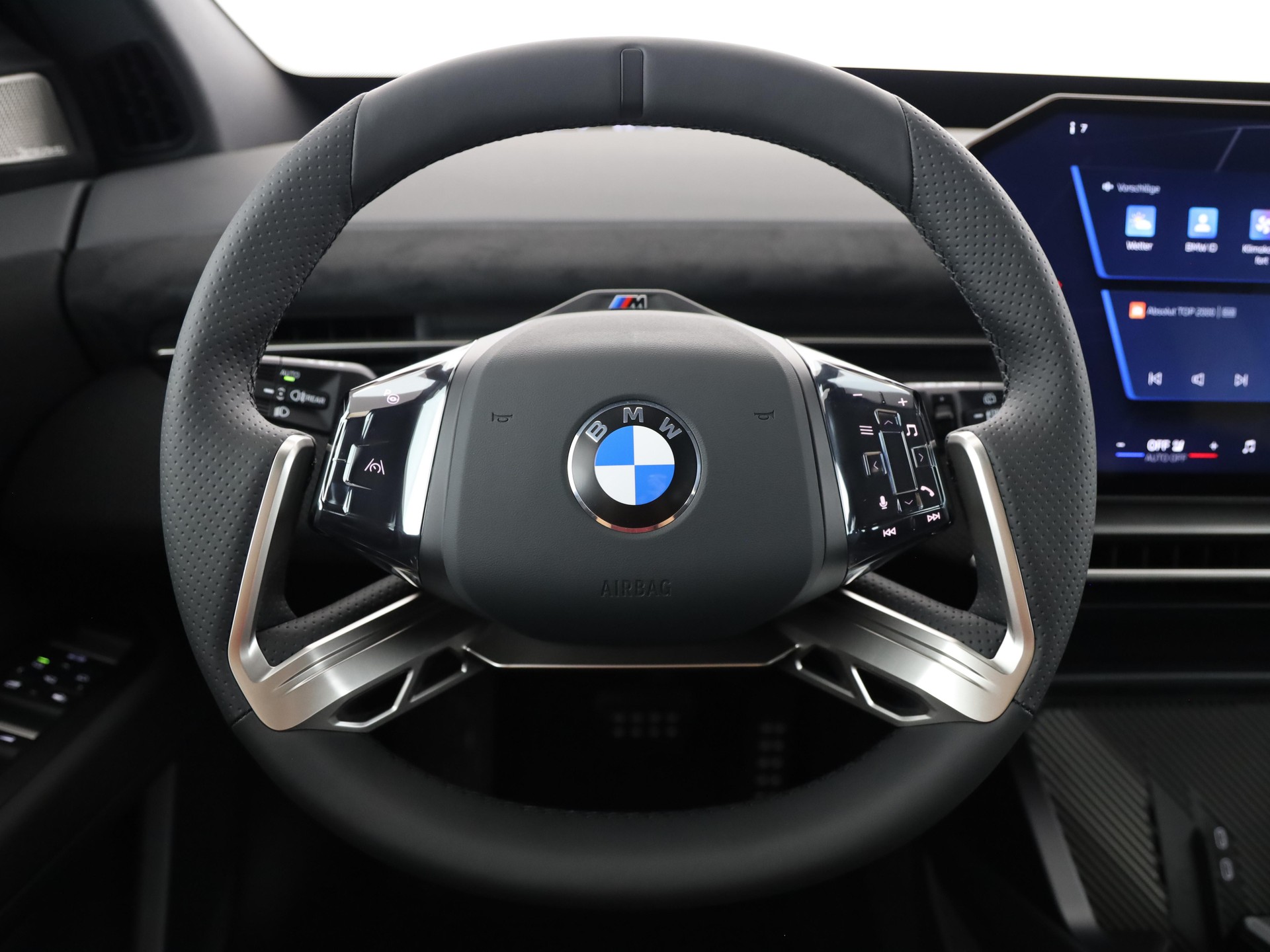 BMW iX3 50 xDrive-image-20