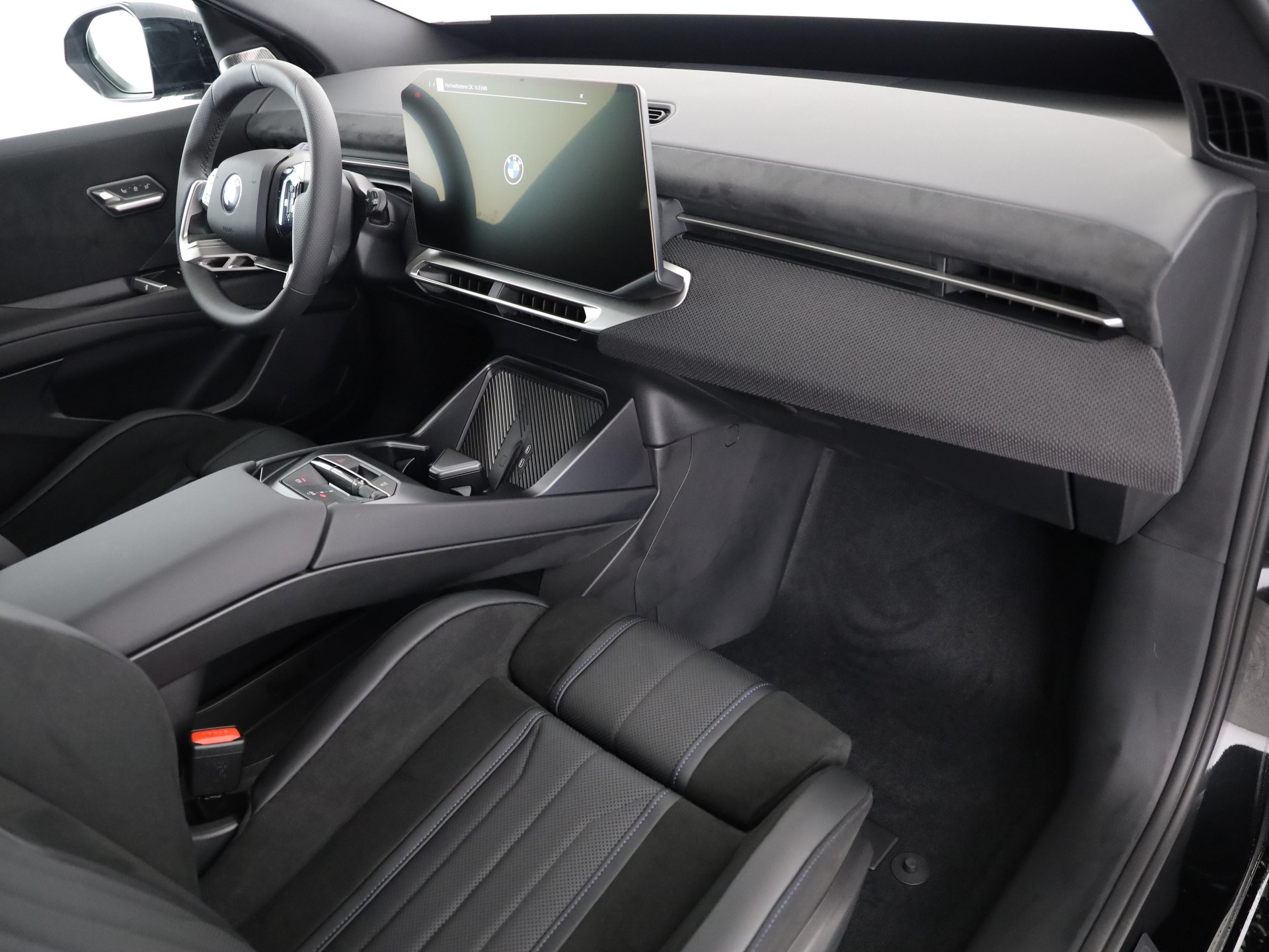 BMW iX3 50 xDrive-image-12