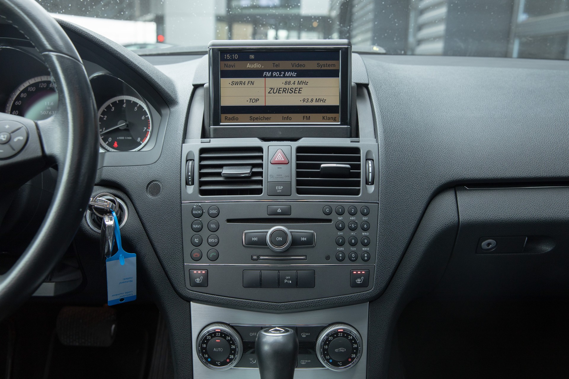 MERCEDES-BENZ C 300 Avantgarde 7G-Tronic-image-10