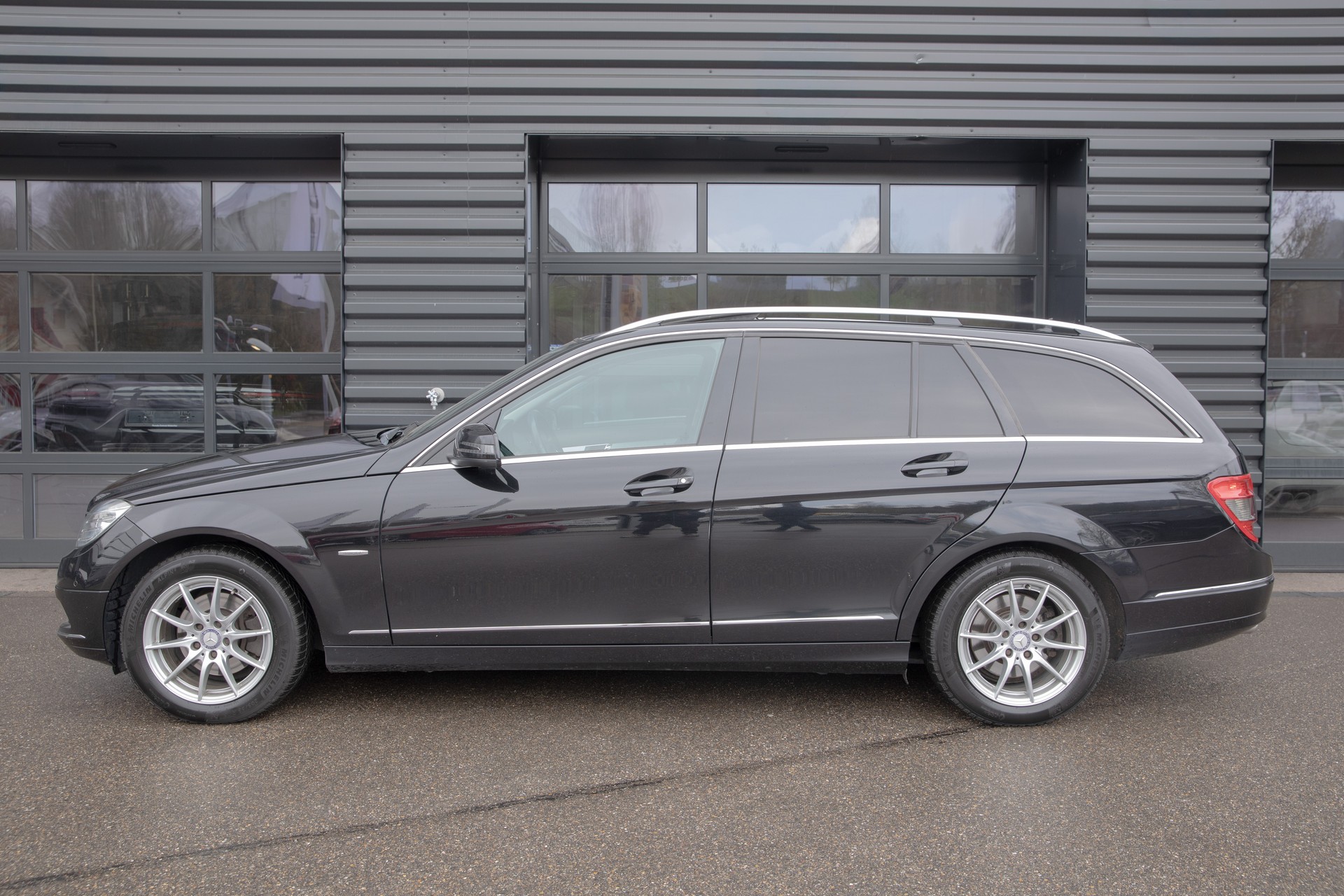 MERCEDES-BENZ C 300 Avantgarde 7G-Tronic-image-3