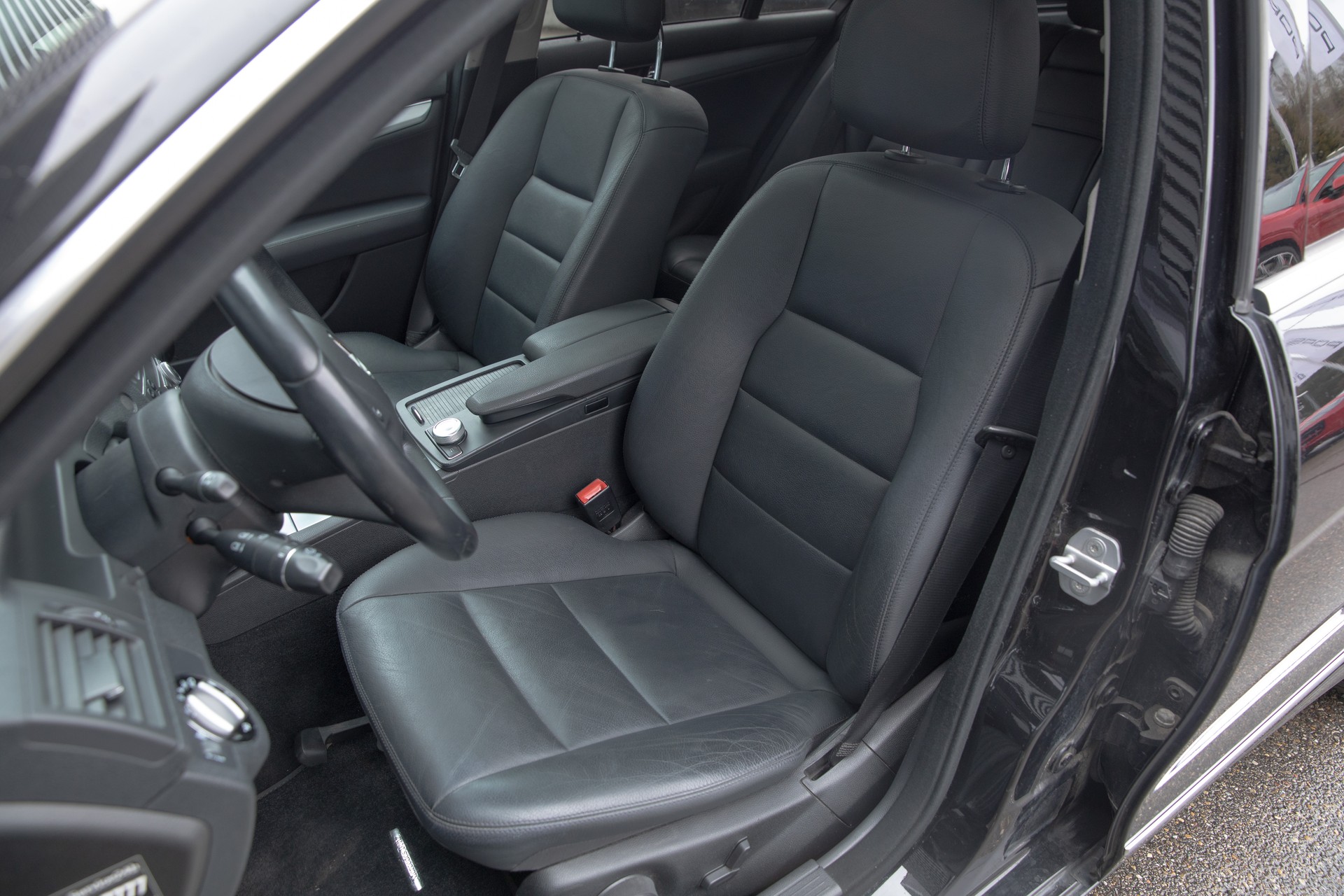 MERCEDES-BENZ C 300 Avantgarde 7G-Tronic-image-11