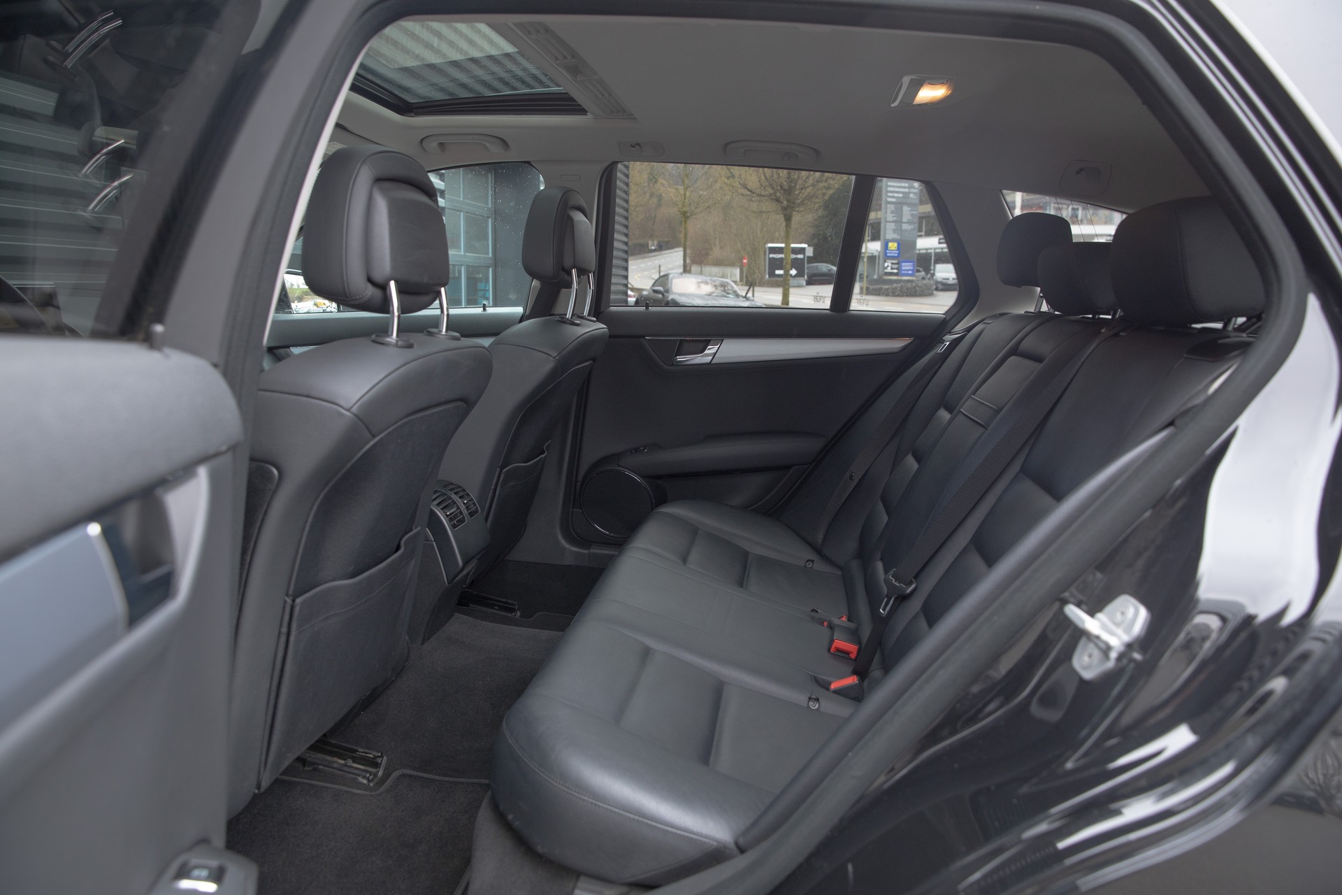 MERCEDES-BENZ C 300 Avantgarde 7G-Tronic-image-7