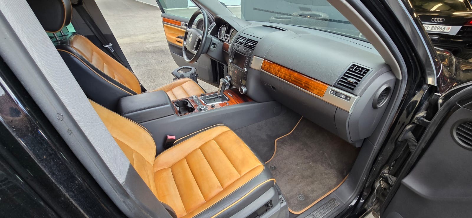 VW Touareg 5.0 TDI V10 Automatic-image-5