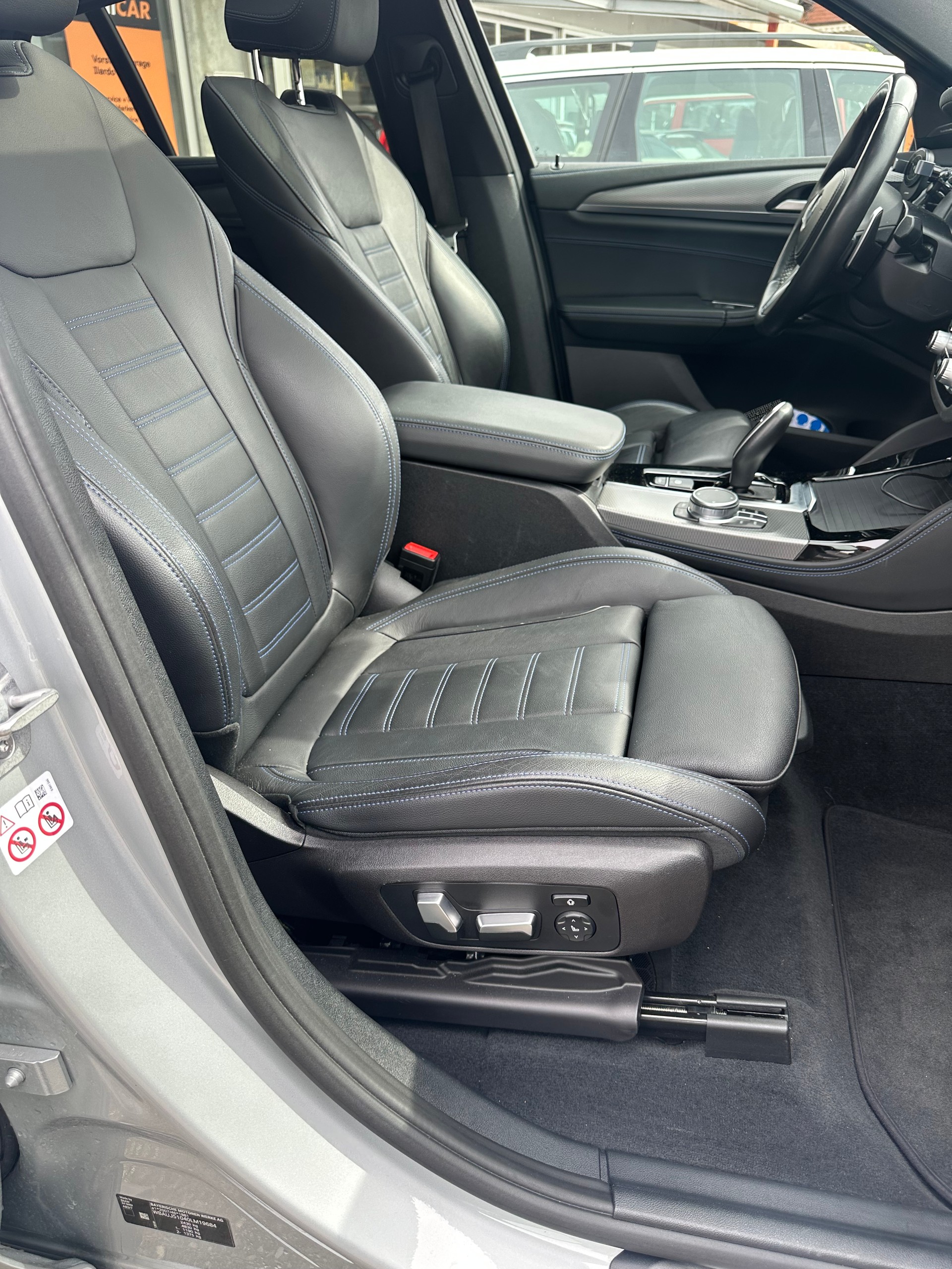 BMW X4 M40i Steptronic-image-18