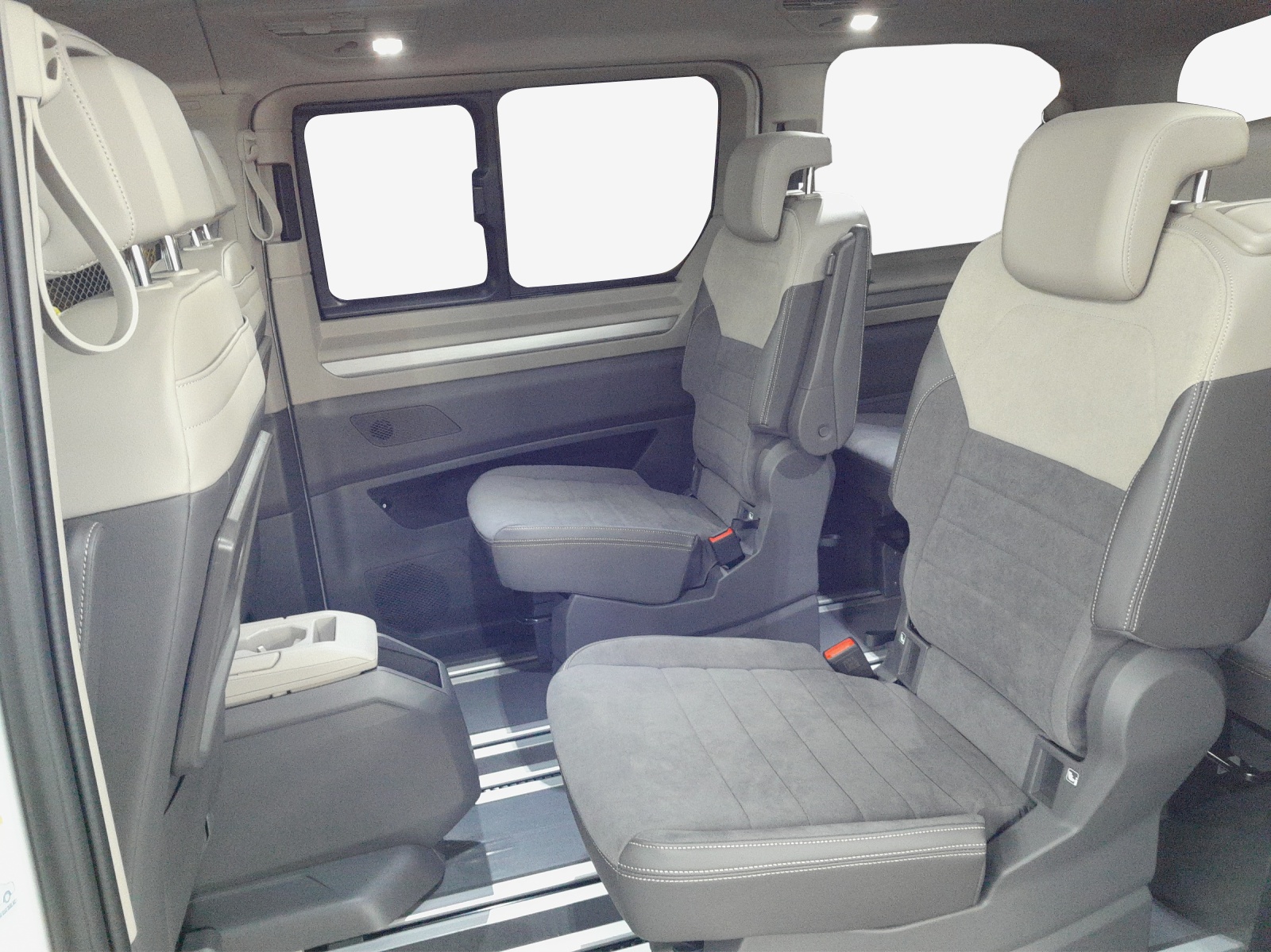 VW Multivan 2.0 TDI Life DSG-image-11
