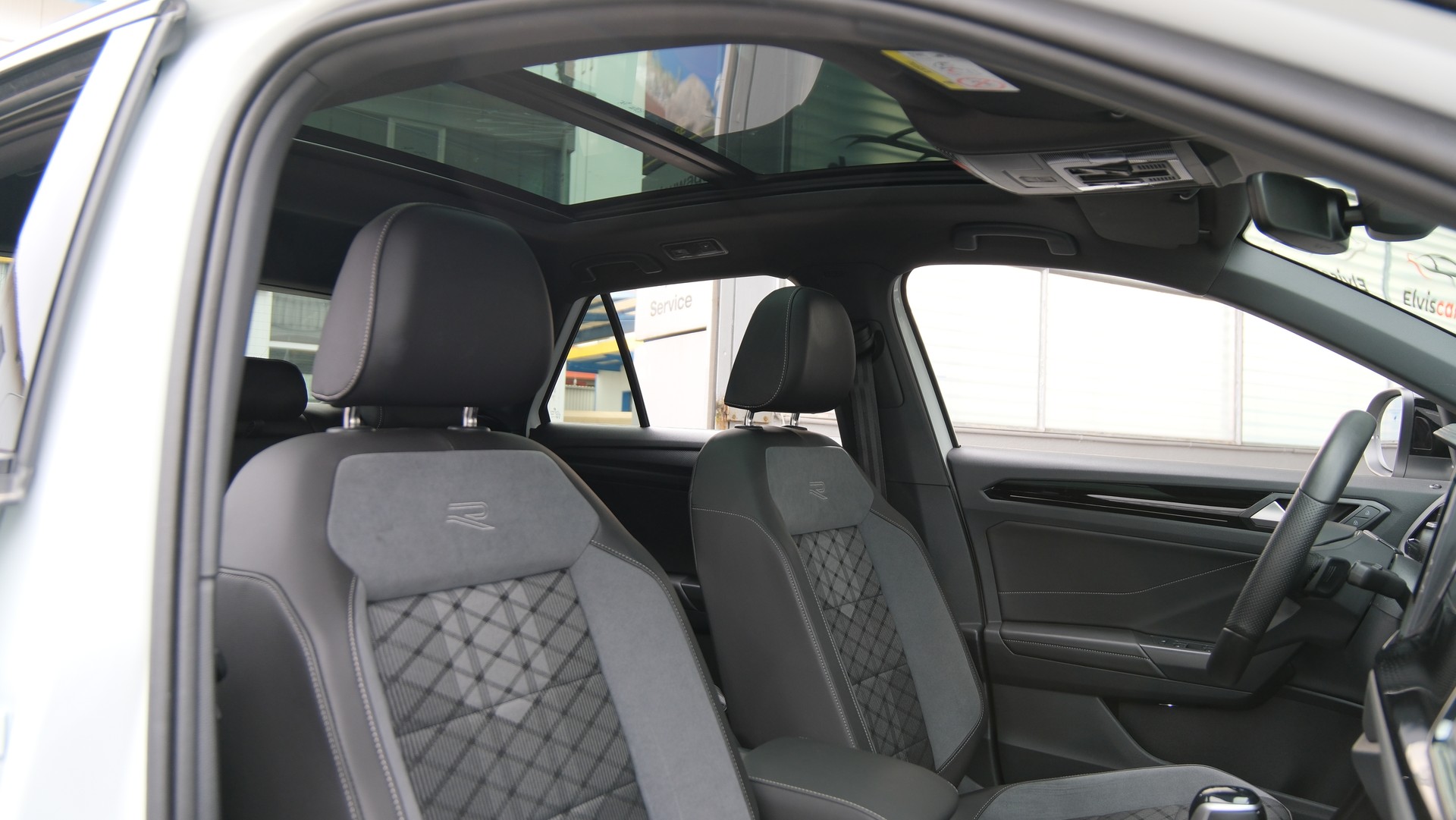 VW T-Roc 1.5 TSI EVO R-Line Black Style DSG-image-16