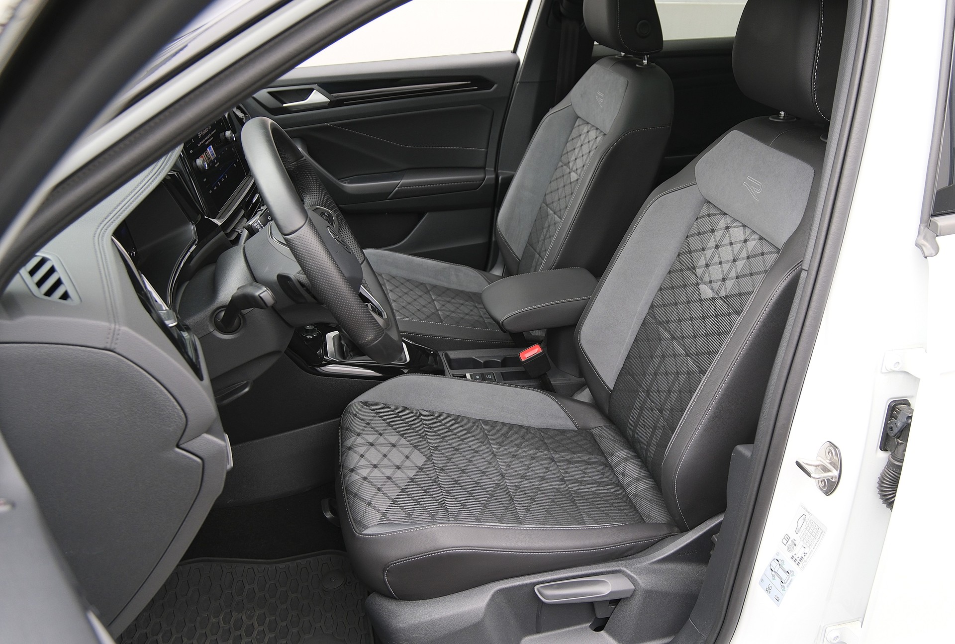 VW T-Roc 1.5 TSI EVO R-Line Black Style DSG-image-4
