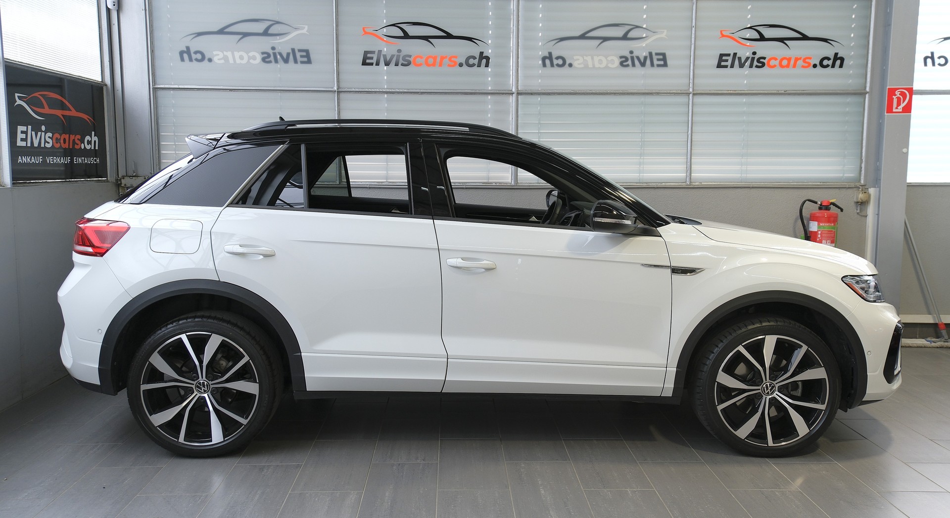 VW T-Roc 1.5 TSI EVO R-Line Black Style DSG-image-24
