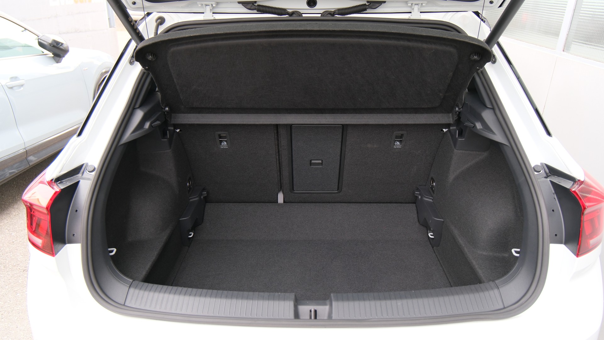 VW T-Roc 1.5 TSI EVO R-Line Black Style DSG-image-19