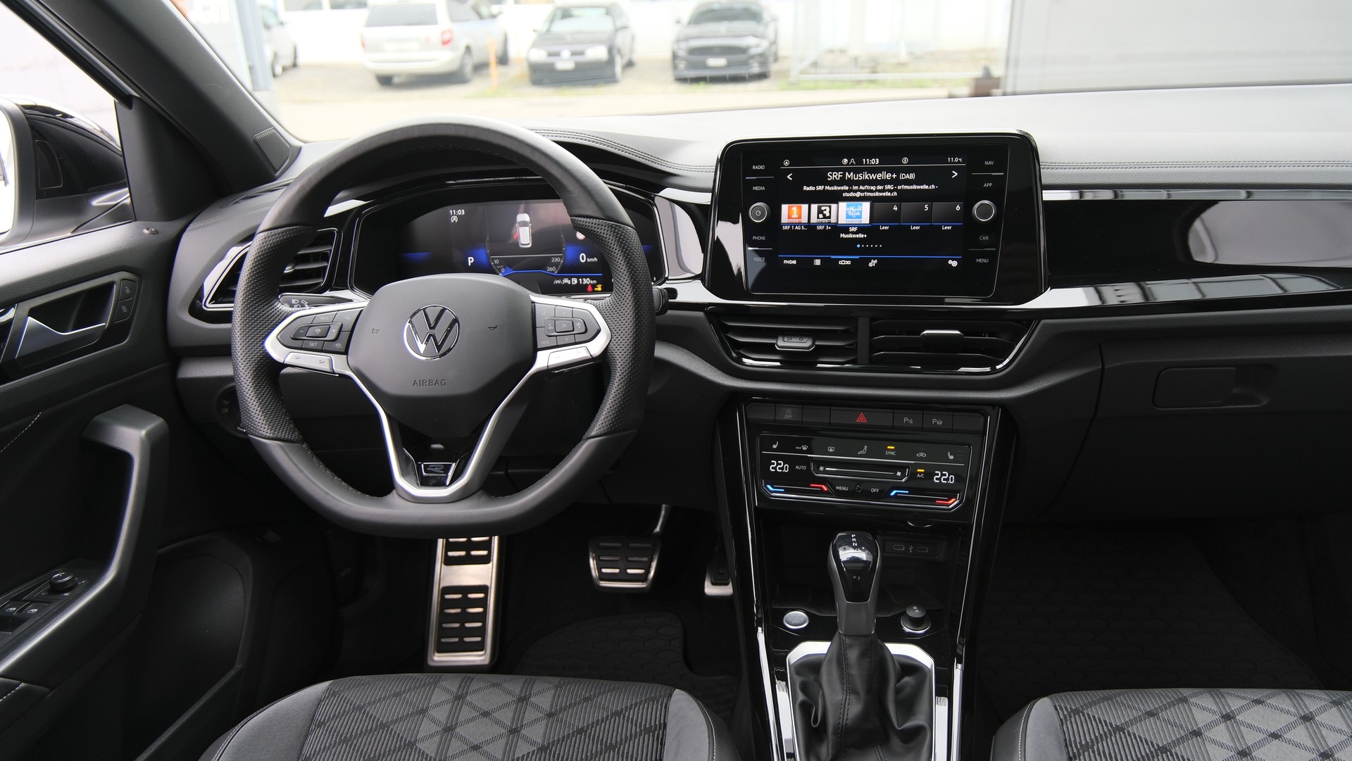 VW T-Roc 1.5 TSI EVO R-Line Black Style DSG-image-18