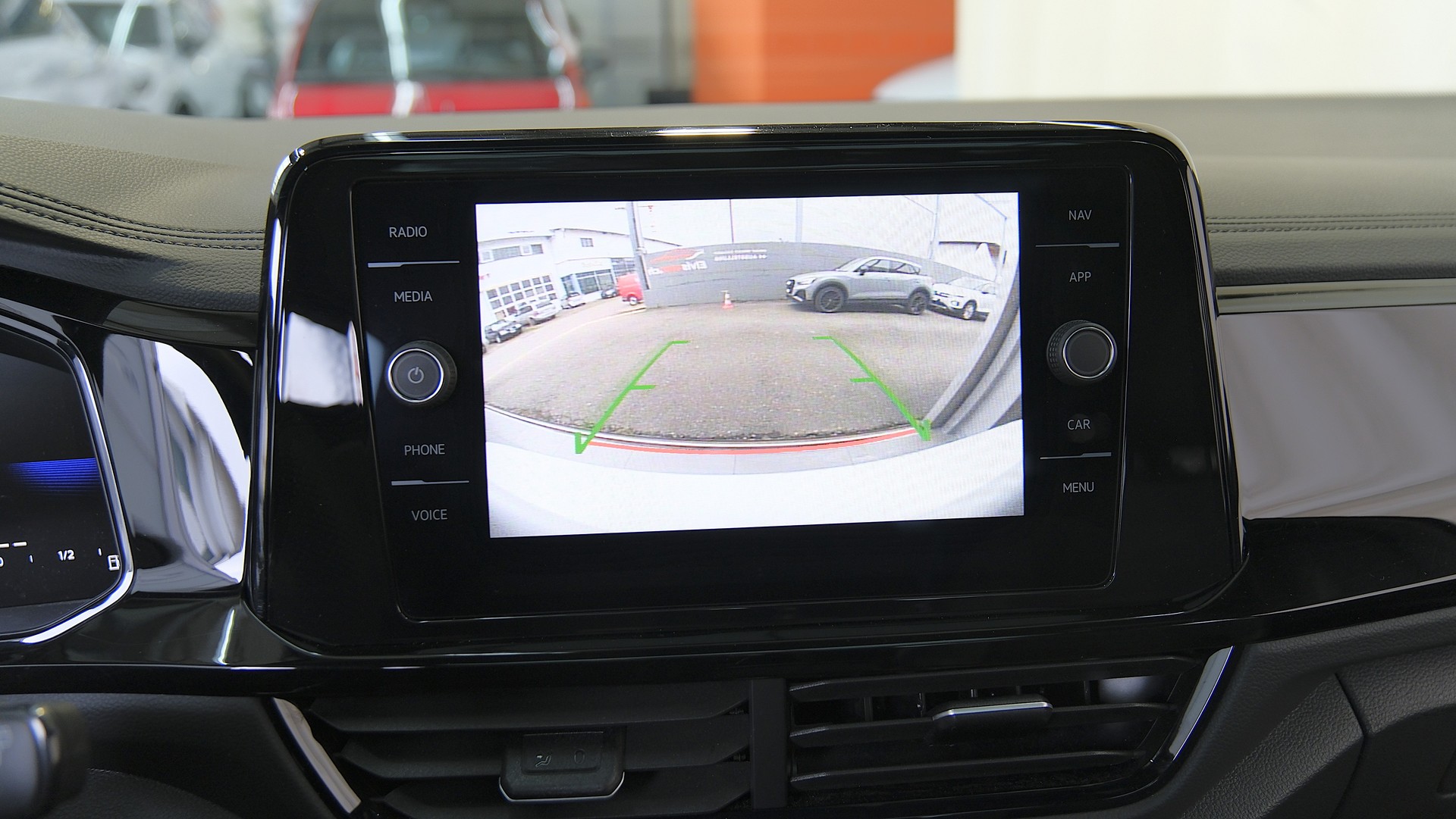 VW T-Roc 1.5 TSI EVO R-Line Black Style DSG-image-13