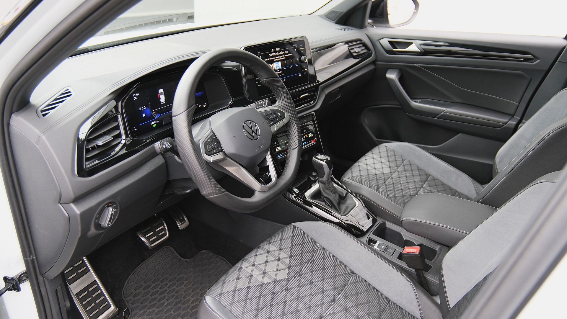VW T-Roc 1.5 TSI EVO R-Line Black Style DSG-image-2