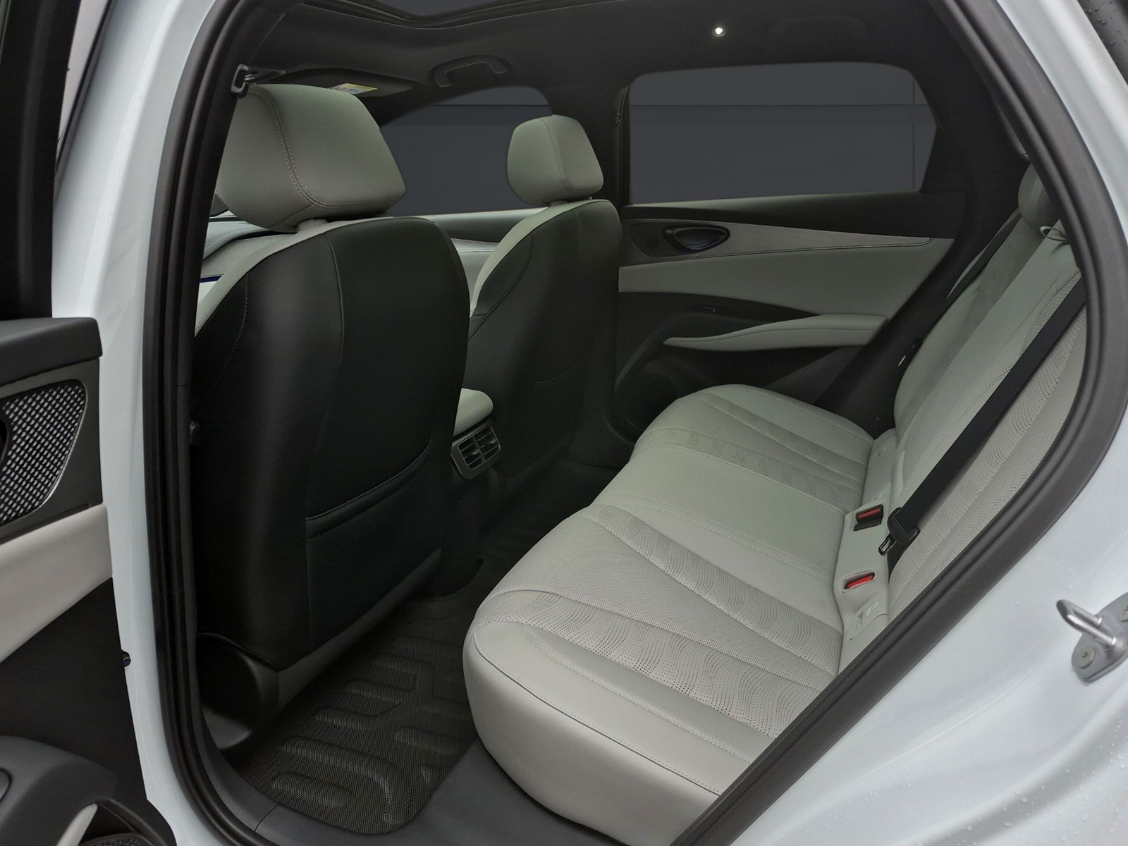BYD Seal 6 DM-i Comfort Lite FWD-image-14