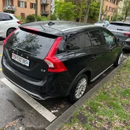 VOLVO V60 Cross Country D3 Momentum Geartronic-image-1