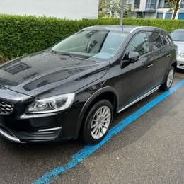 VOLVO V60 Cross Country D3 Momentum Geartronic-image-2