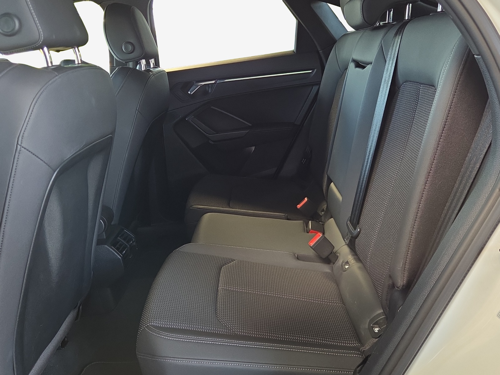 AUDI Q3 Sportback 45 TFSI e S line Attraction S-tronic-image-11