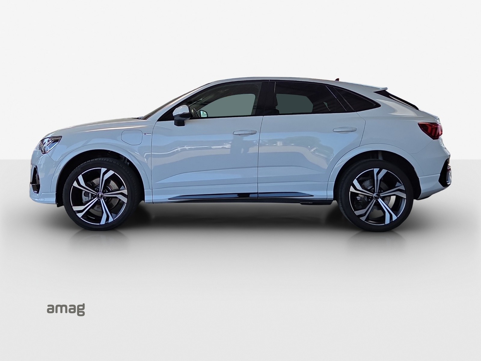 AUDI Q3 Sportback 45 TFSI e S line Attraction S-tronic-image-1
