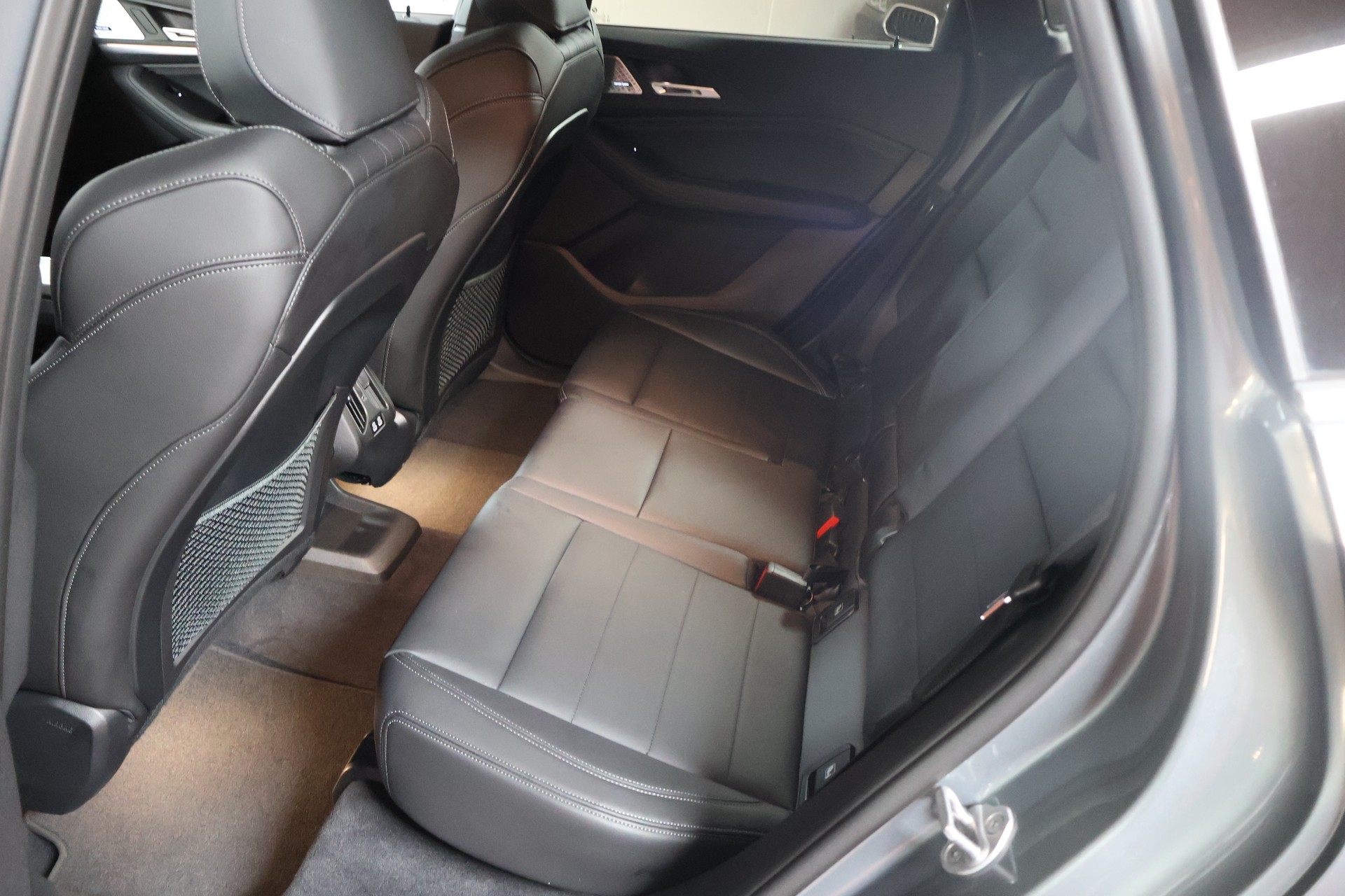 BMW 218i Active Tourer M Sport DKG-image-17