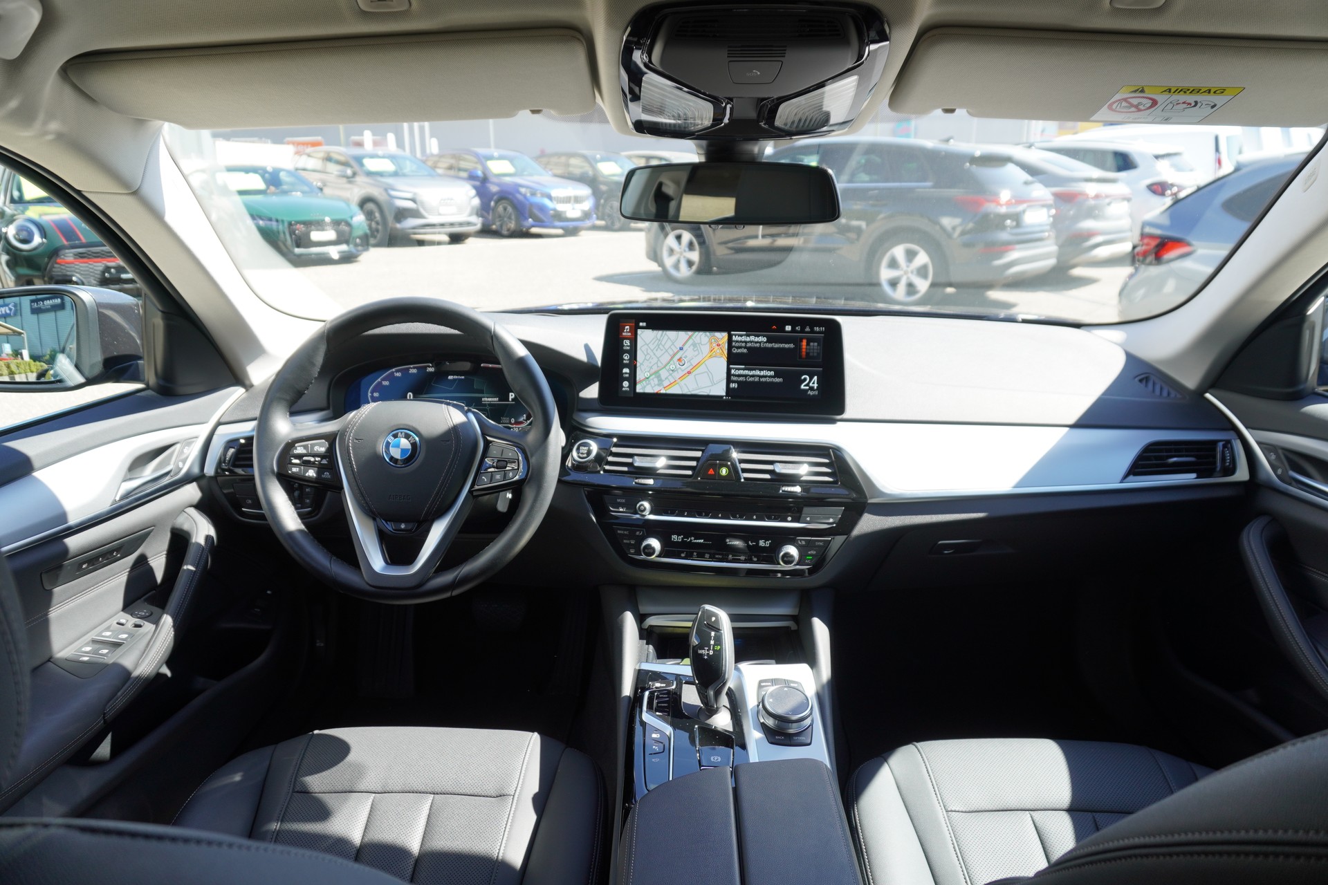 BMW 530e xDrive Touring Steptronic-image-19