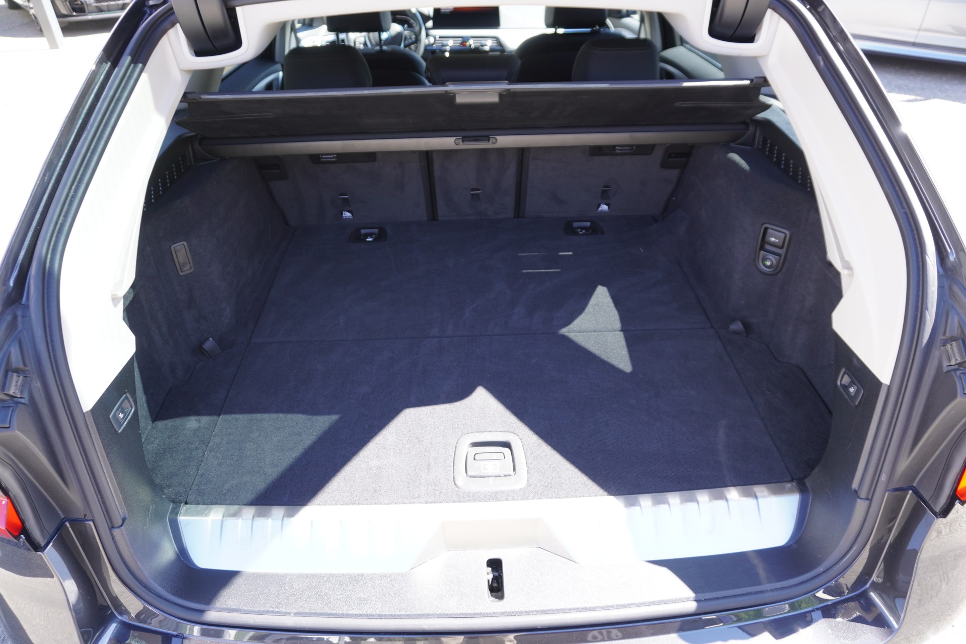 BMW 530e xDrive Touring Steptronic-image-10