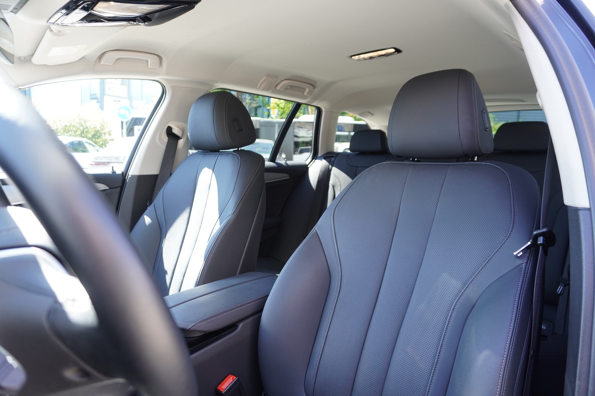 BMW 530e xDrive Touring Steptronic-image-16