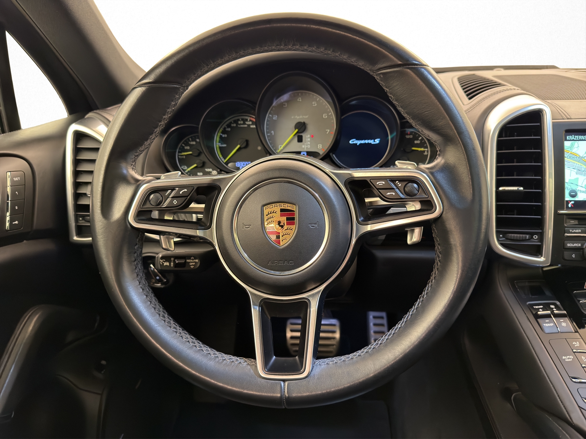 PORSCHE Cayenne 3.0 V6 S E-Hybrid-image-11