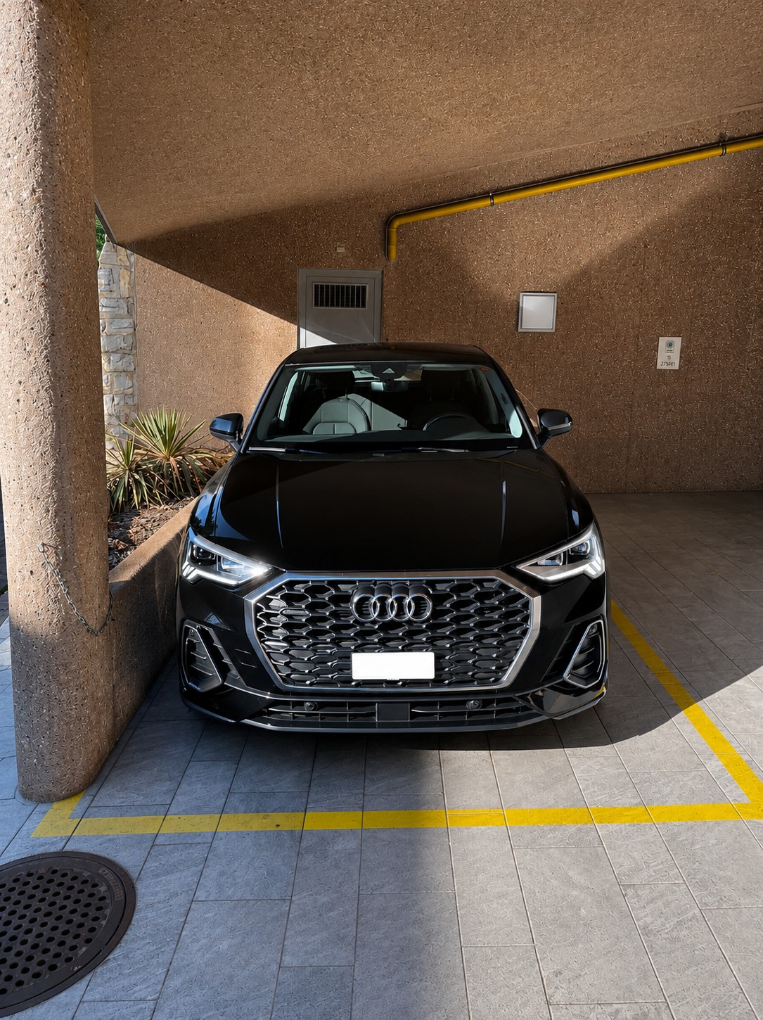 AUDI 2.0 40 TFSI quattro S-Tronic-image-2