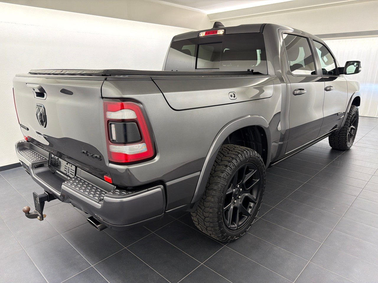 DODGE RAM 1500 3.0 EcoDiesel Laramie-showroom-element-2