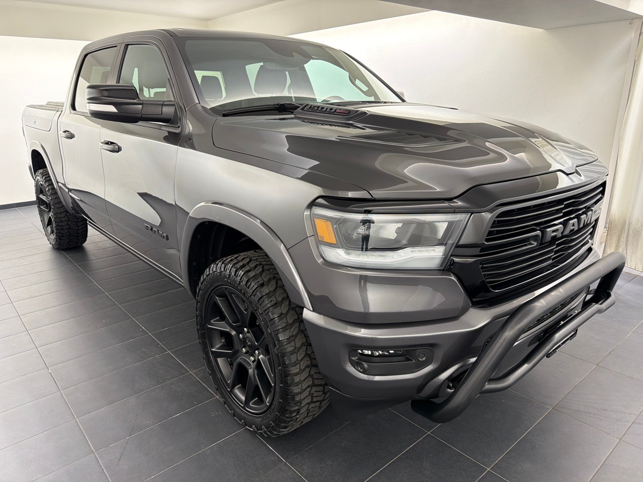 DODGE RAM 1500 3.0 EcoDiesel Laramie-showroom-element-3