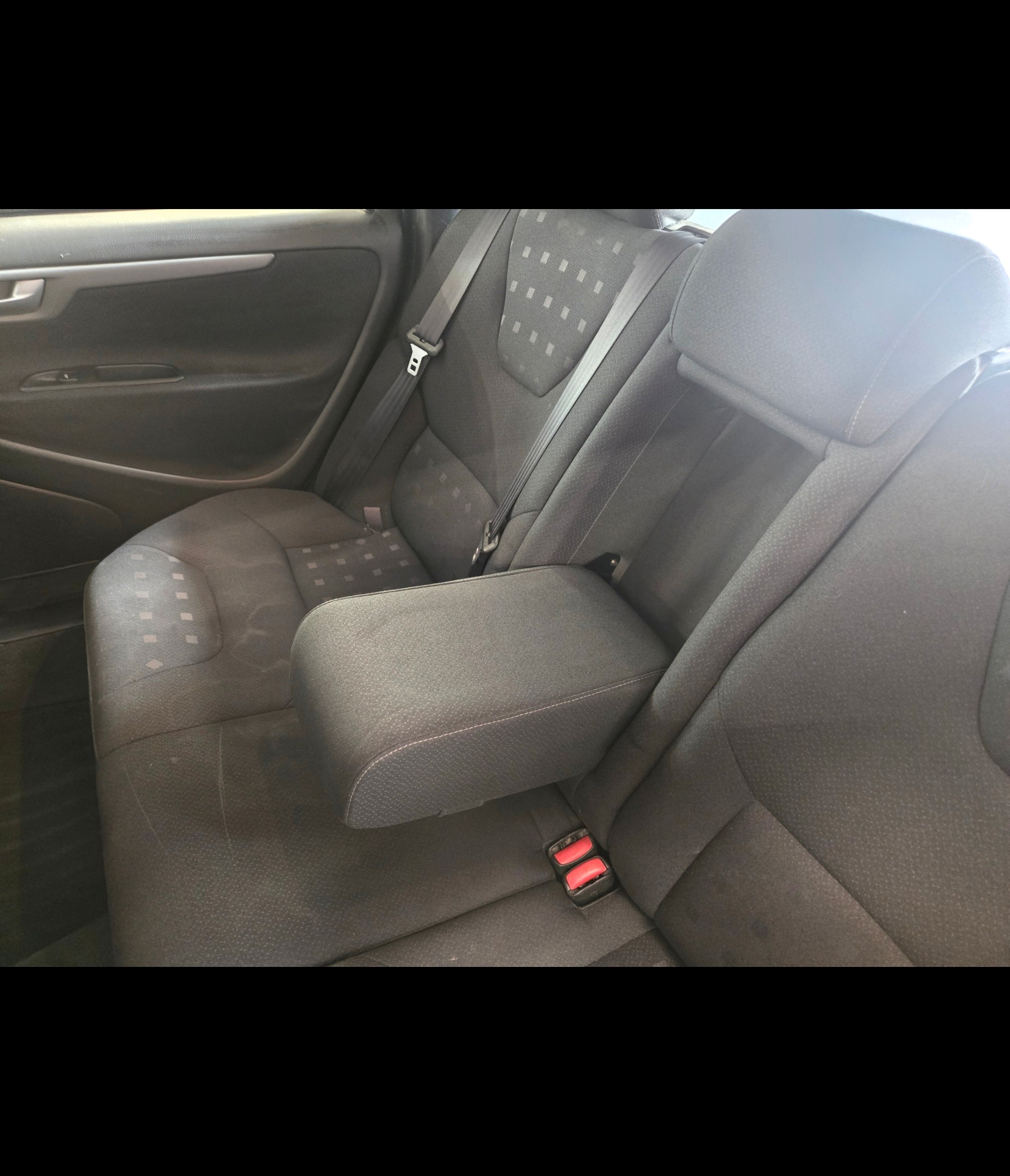 VOLVO V70 2.4 Kinetic-image-4
