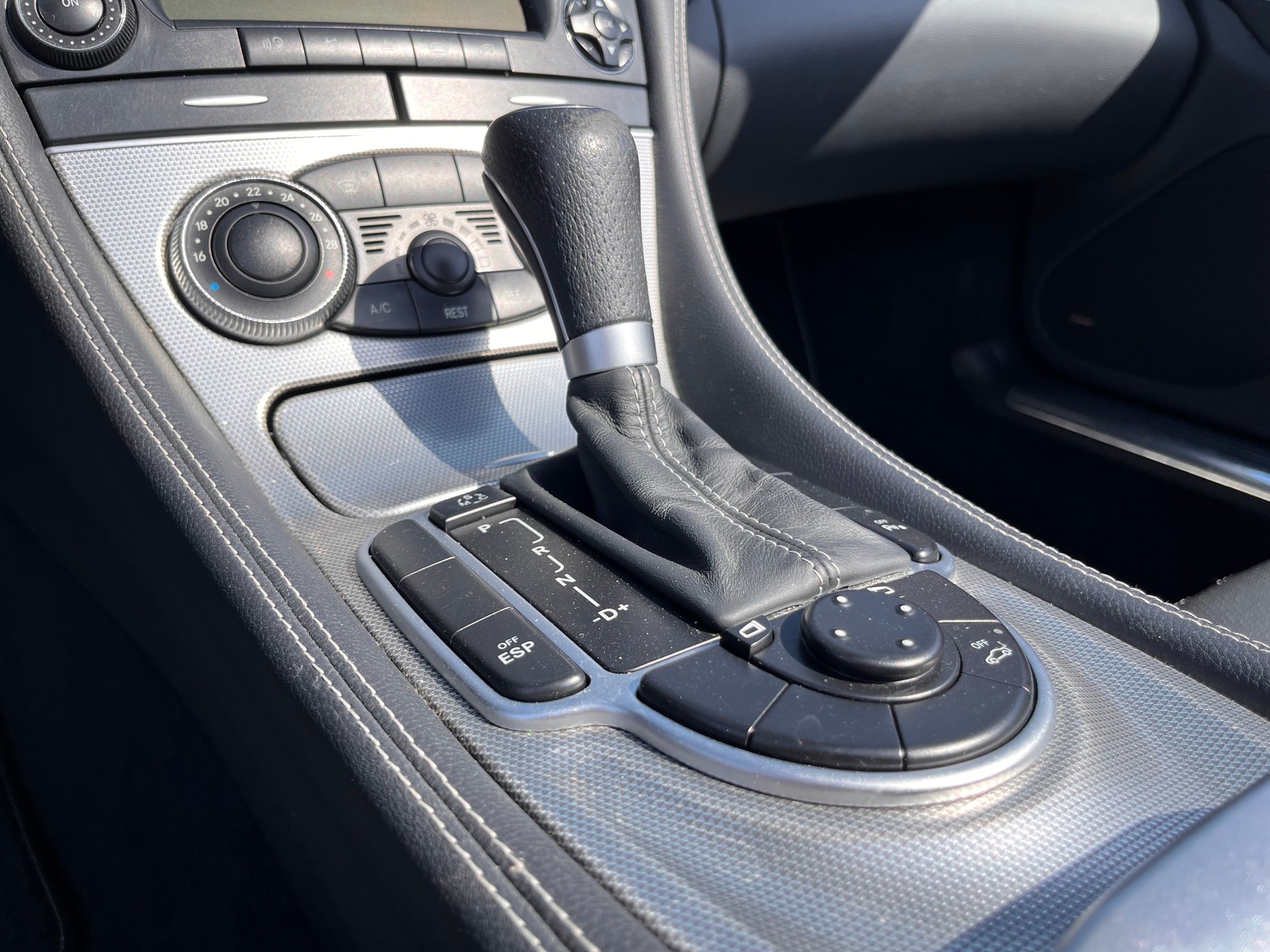 MERCEDES-BENZ SL 350 7G-Tronic * SPORT PACKAGE PAKET - SCHWARZES INTERIEUR - BOSE SOUND *-image-12